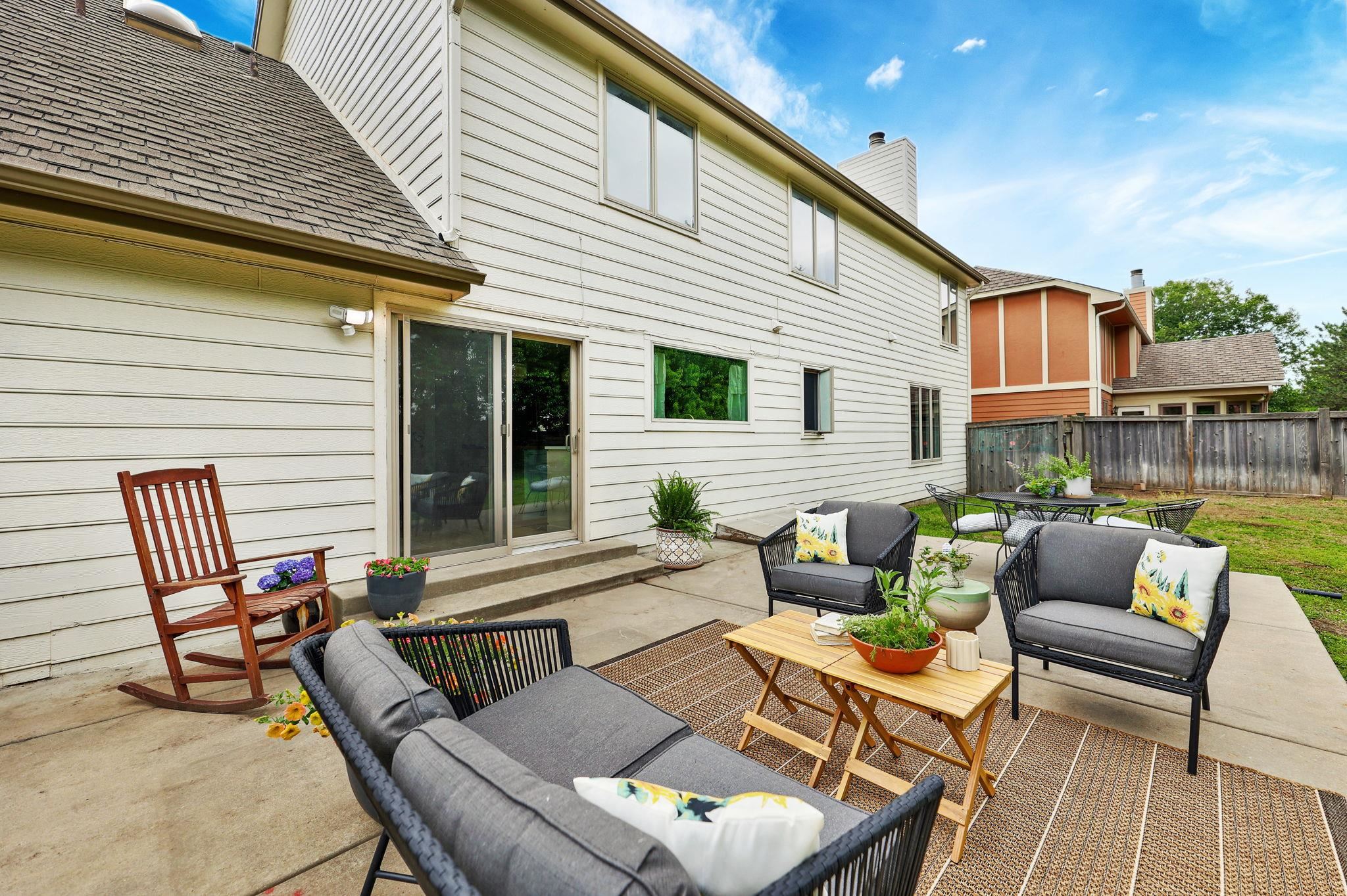 Wichita, Kansas 67226, United States, 5 Bedrooms Bedrooms, ,4 BathroomsBathrooms,Residential,Pending,57653