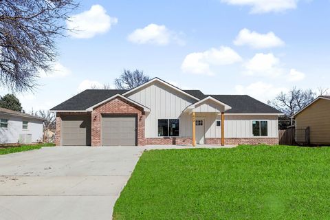 Homes For Sale - 600 S Trotter<br/> Sedgwick County, Maize, KS 67101