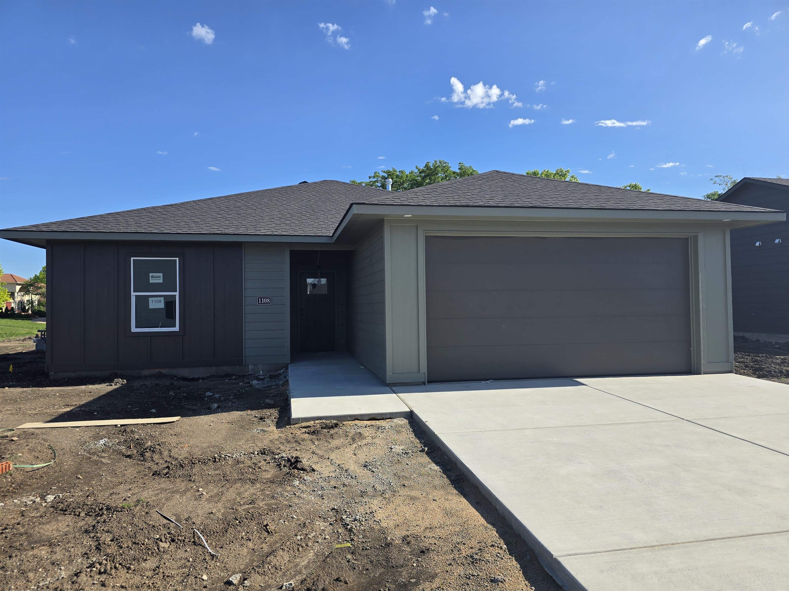1108 SE 8th St, Newton, Kansas image 1