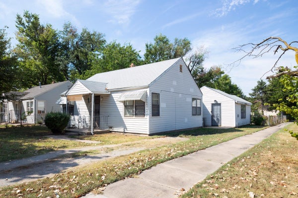 1557 N CHAUTAUQUA AVE, WICHITA, KS 67214 - Image a24ab8c26e4a83b4ee4614fde7daec10/1908932800