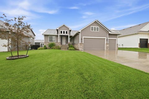 Homes For Sale - 1132 W Ledgestone St<br/> Butler County, Andover, KS 67002