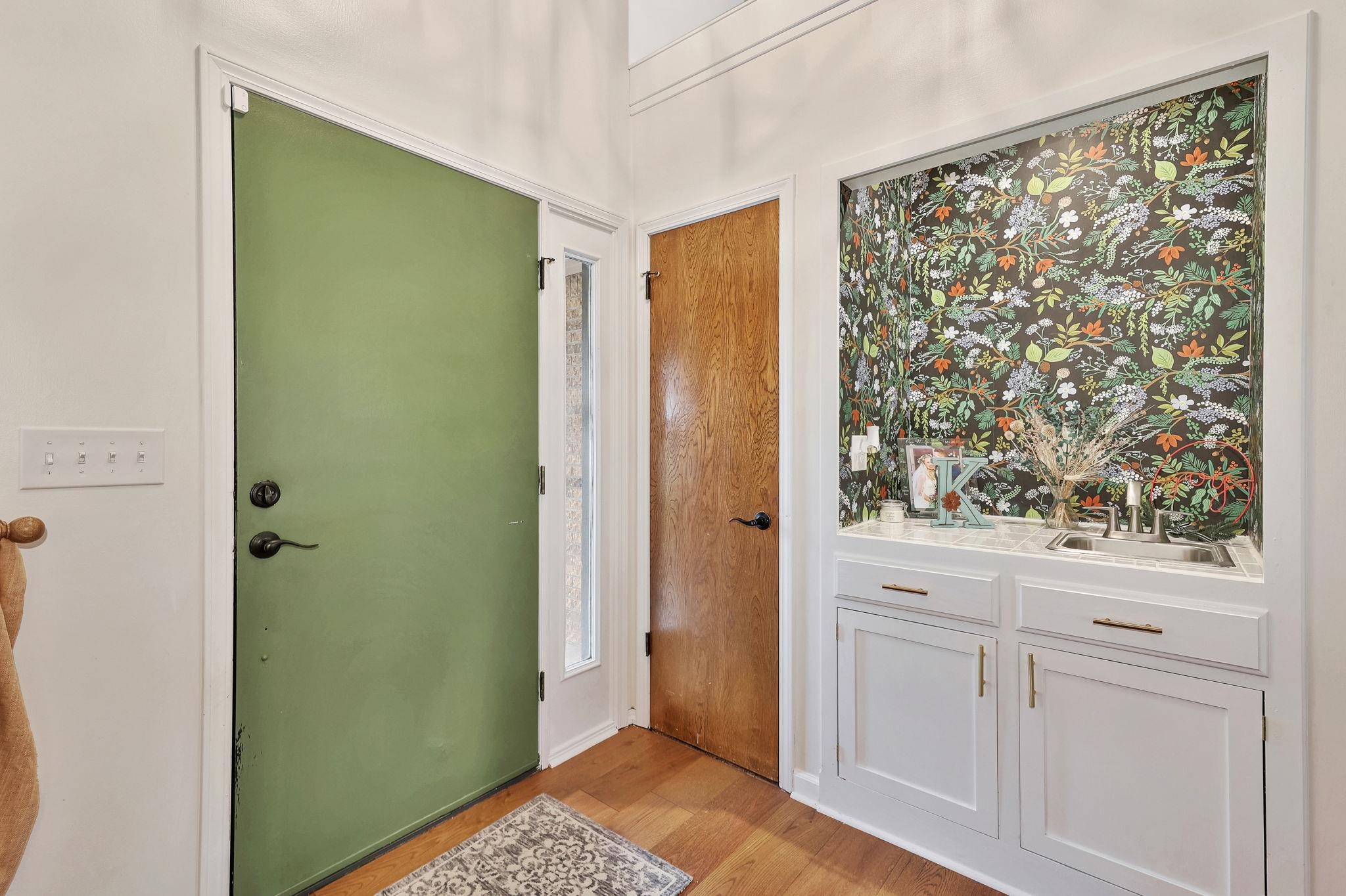 Wichita, Kansas 67207, United States, 3 Bedrooms Bedrooms, ,4 BathroomsBathrooms,Residential,Pending,67511