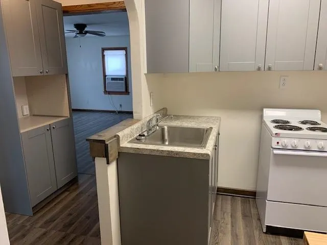 Newton, Kansas 67114, United States, 3 Bedrooms Bedrooms, ,2 BathroomsBathrooms,Residential,Active,143313