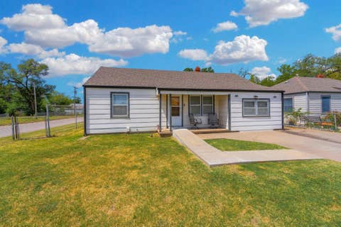 Homes For Sale - 2501 N Piatt Ave<br/> Wichita, KS 67219