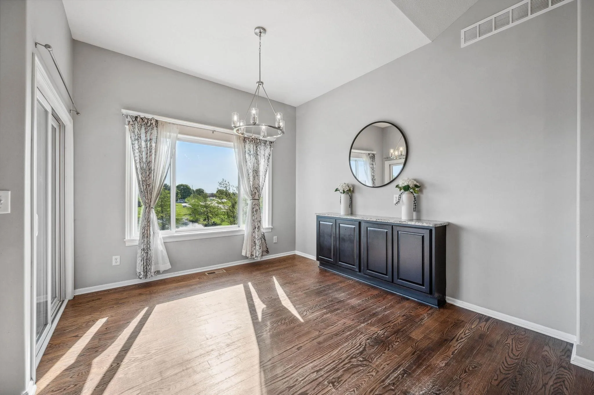 Andover, Kansas 67002, United States, 5 Bedrooms Bedrooms, ,3 BathroomsBathrooms,Residential,Active,127800