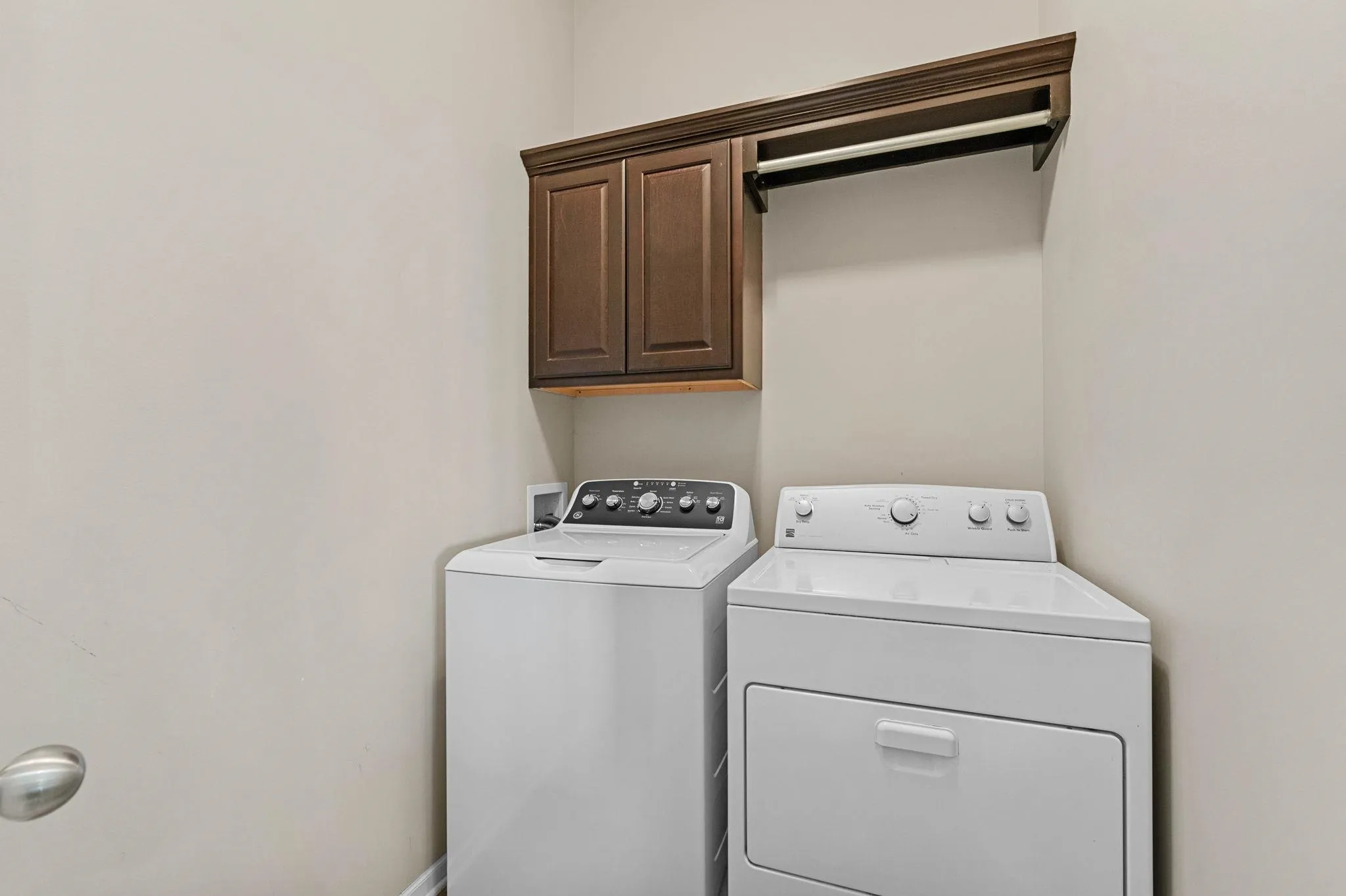 Andover, Kansas 67002, United States, 5 Bedrooms Bedrooms, ,3 BathroomsBathrooms,Residential,Active,127800