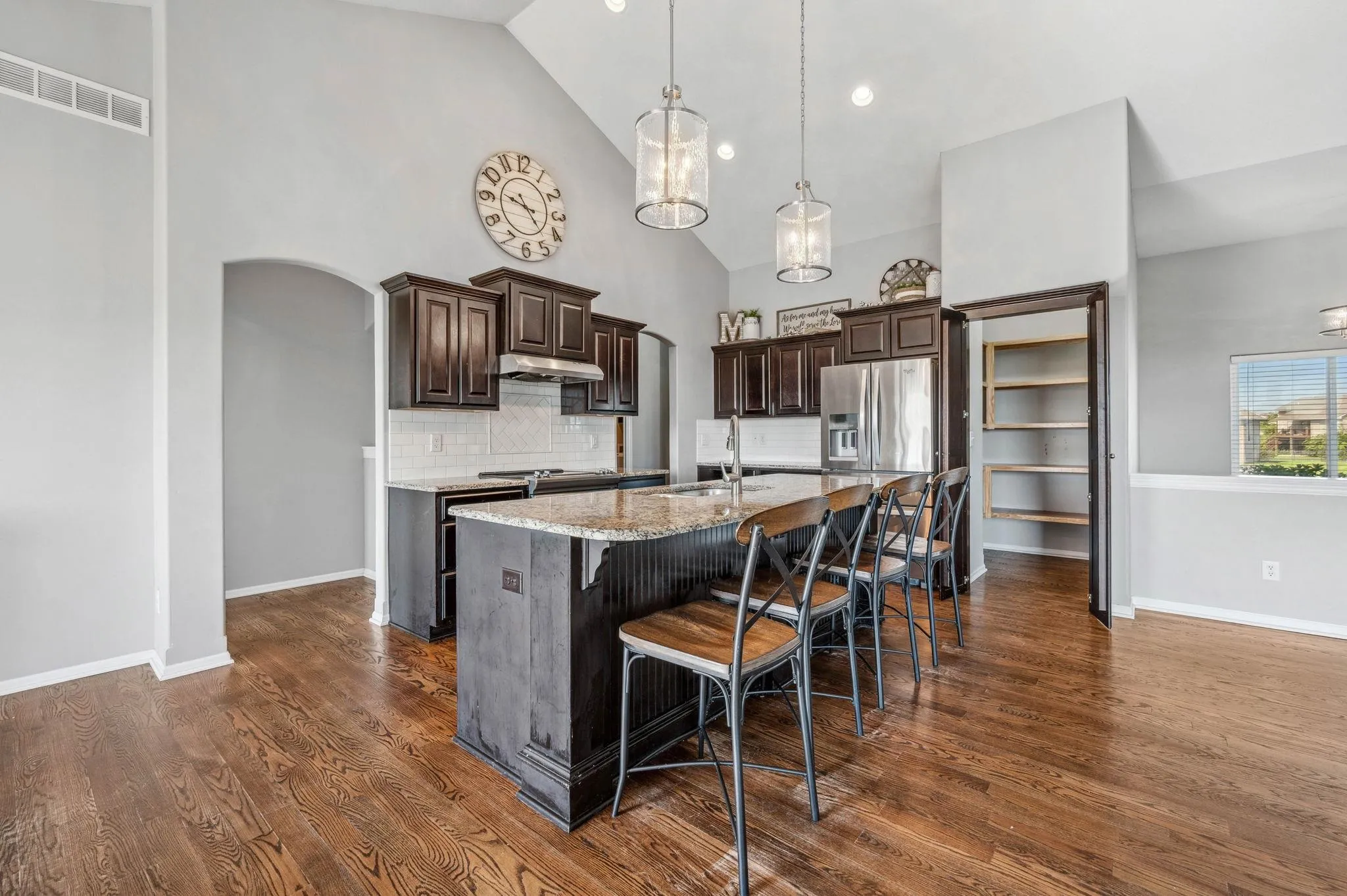 Andover, Kansas 67002, United States, 5 Bedrooms Bedrooms, ,3 BathroomsBathrooms,Residential,Active,127800