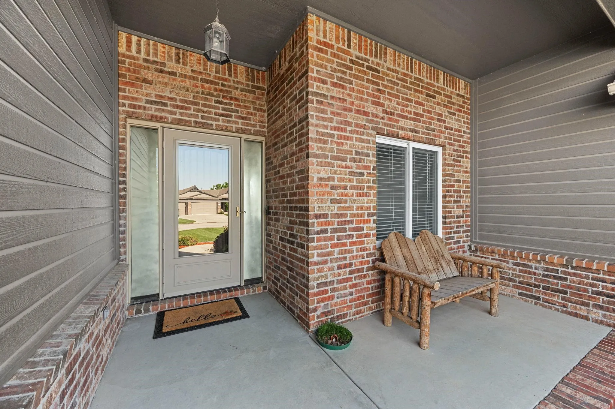 Andover, Kansas 67002, United States, 5 Bedrooms Bedrooms, ,3 BathroomsBathrooms,Residential,Active,127800