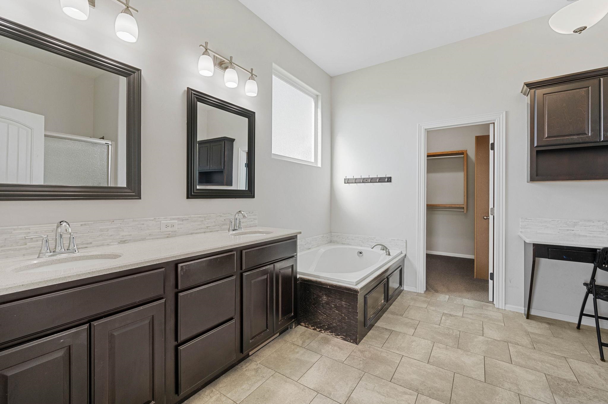 2340 N Lakeview Ct, Andover, Kansas image 12