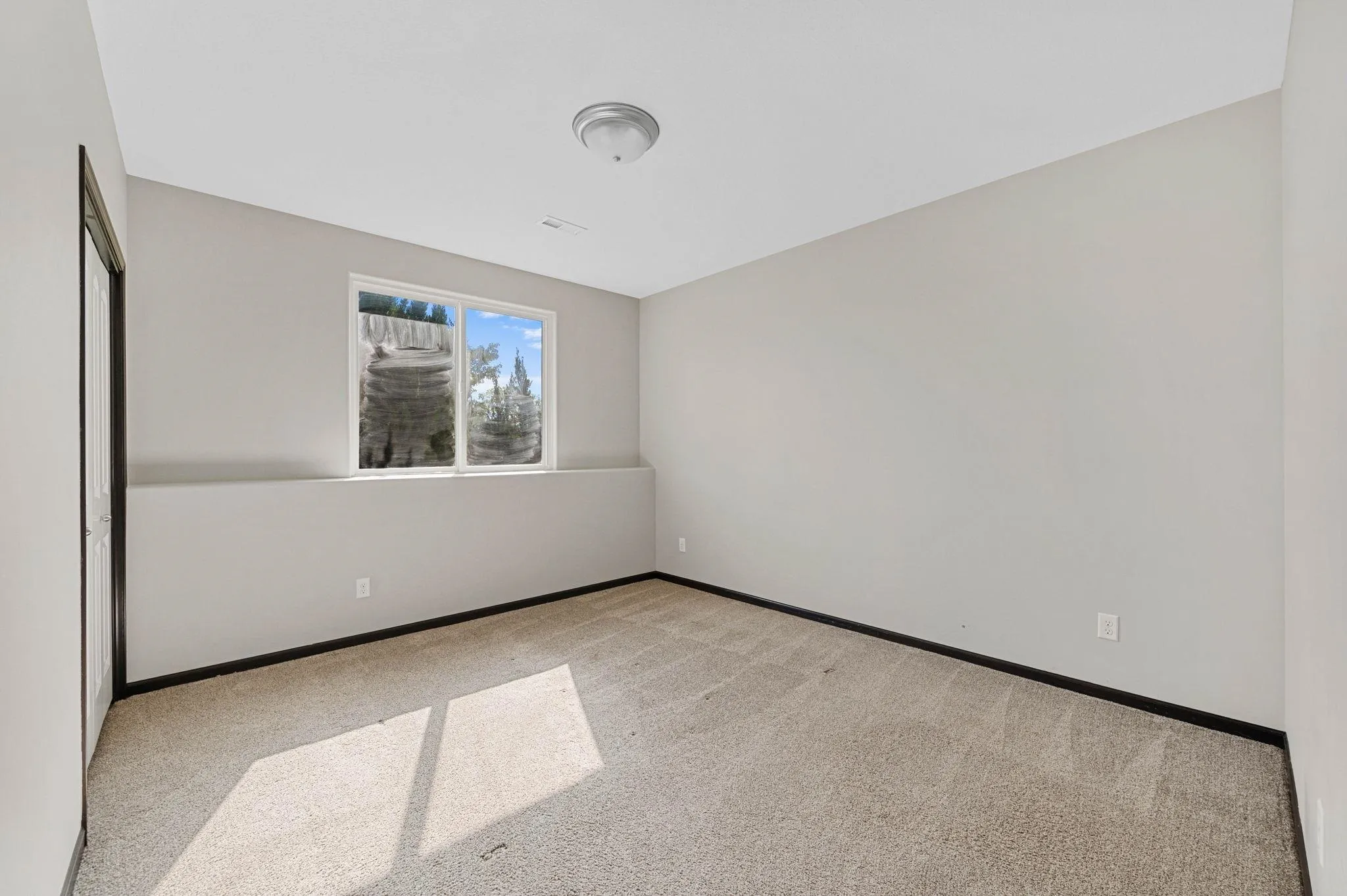 Andover, Kansas 67002, United States, 5 Bedrooms Bedrooms, ,3 BathroomsBathrooms,Residential,Active,127800