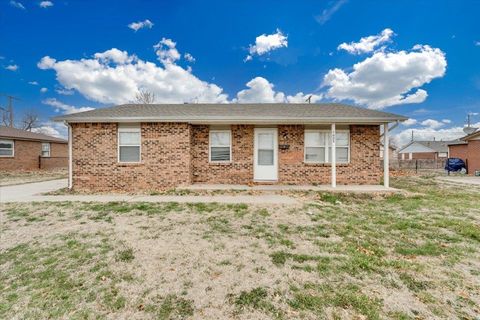 Homes For Sale - 1608 E Catalina St<br/> Sedgwick County, Wichita, KS 67216