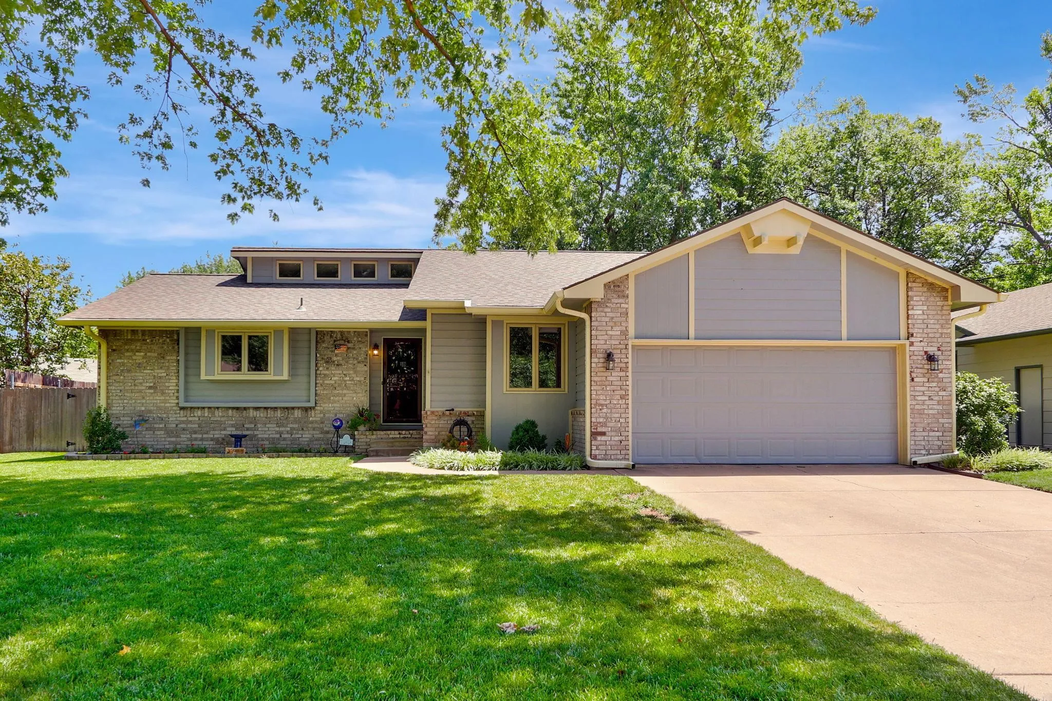 Wichita, Kansas 67212, United States, 4 Bedrooms Bedrooms, ,3 BathroomsBathrooms,Residential,Active,177355