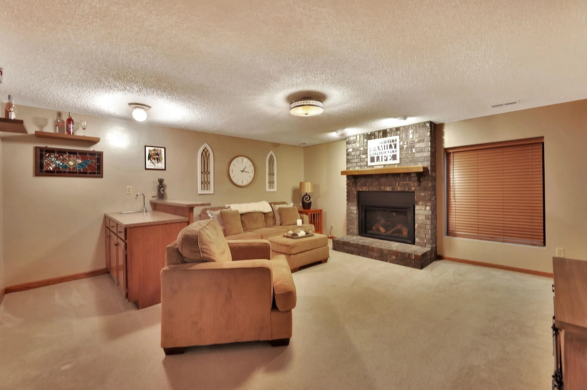 Wichita, Kansas 67212, United States, 4 Bedrooms Bedrooms, ,3 BathroomsBathrooms,Residential,Active,177355