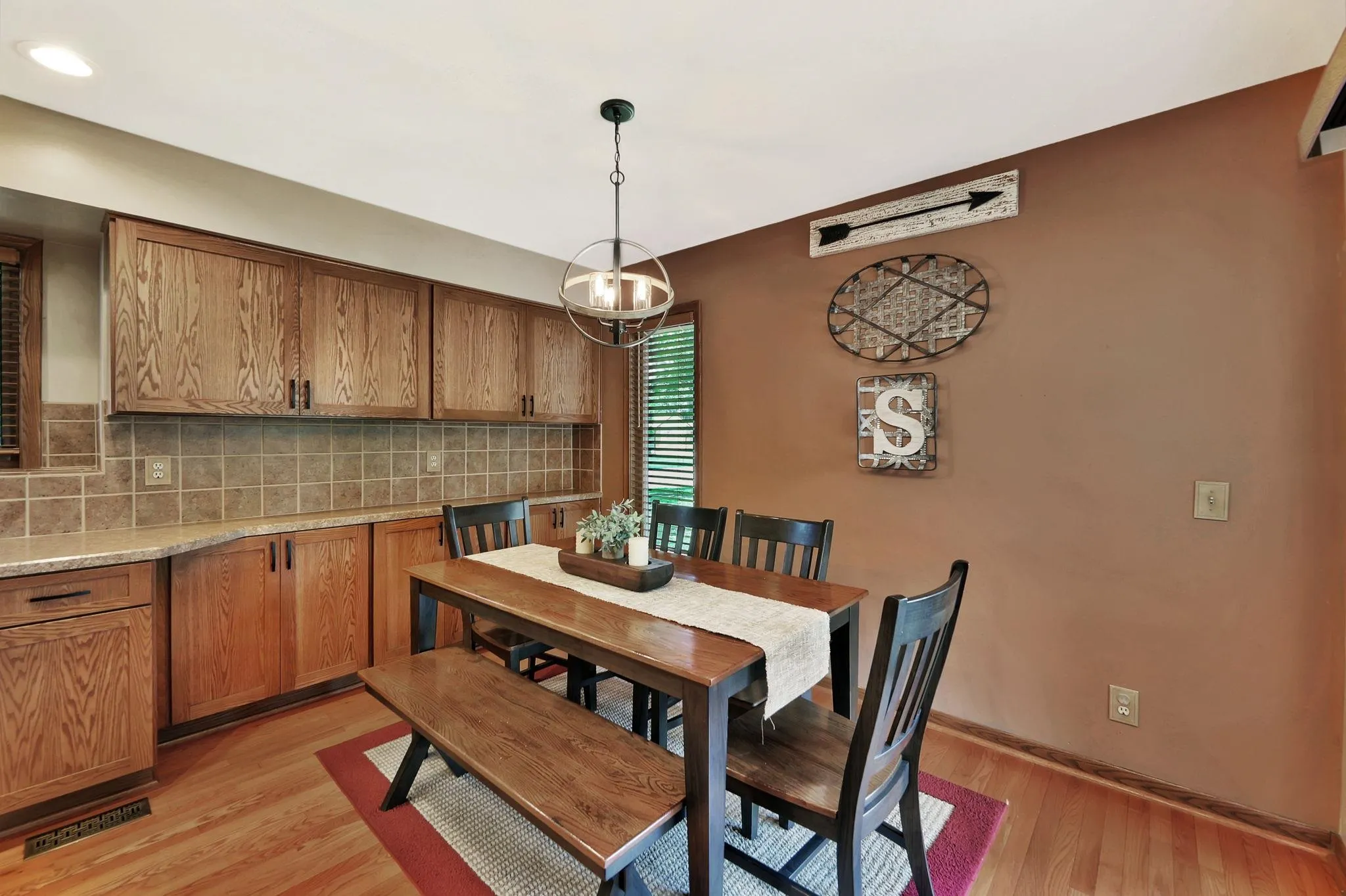 Wichita, Kansas 67212, United States, 4 Bedrooms Bedrooms, ,3 BathroomsBathrooms,Residential,Active,177355