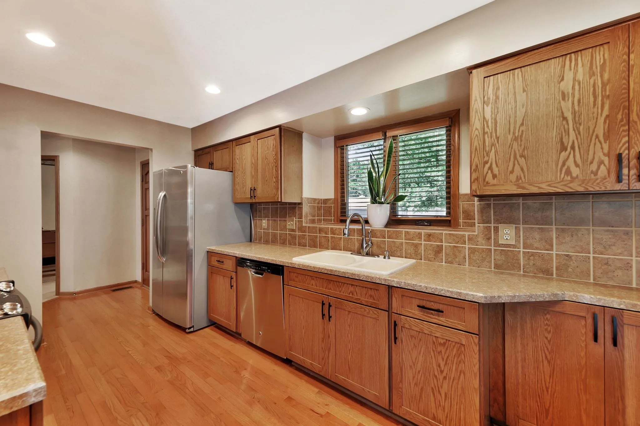 Wichita, Kansas 67212, United States, 4 Bedrooms Bedrooms, ,3 BathroomsBathrooms,Residential,Active,177355