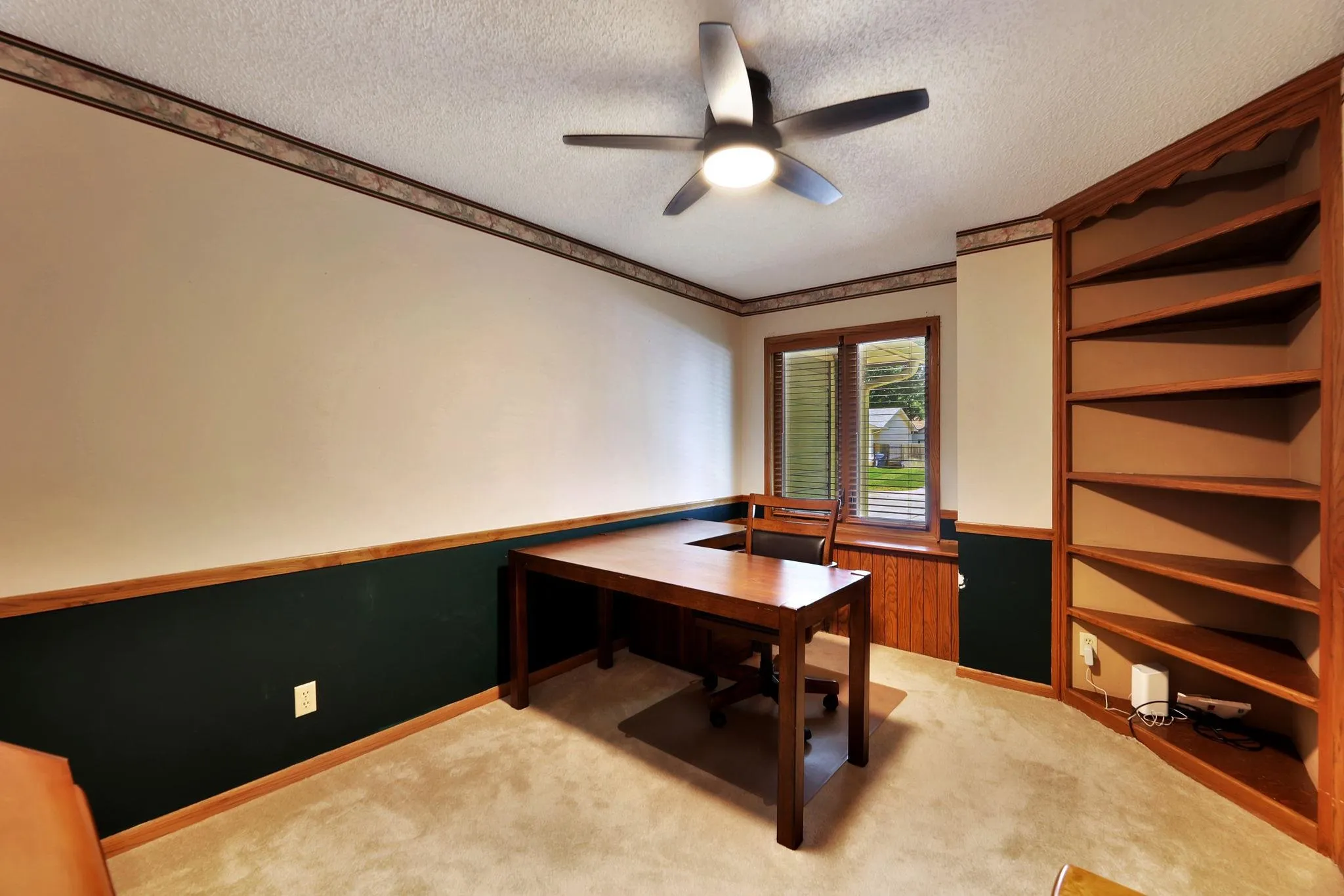 Wichita, Kansas 67212, United States, 4 Bedrooms Bedrooms, ,3 BathroomsBathrooms,Residential,Active,177355