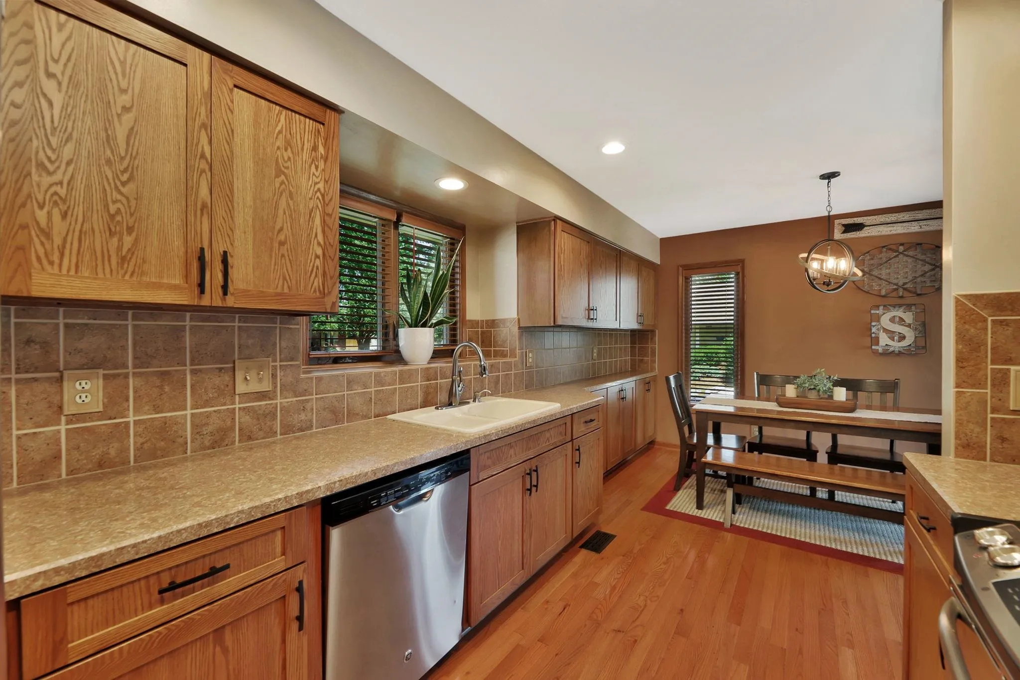 Wichita, Kansas 67212, United States, 4 Bedrooms Bedrooms, ,3 BathroomsBathrooms,Residential,Active,177355