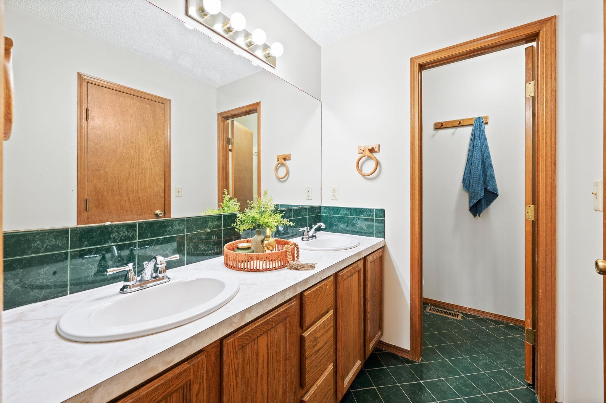 5331 S Stoneborough St, Wichita, Kansas image 15