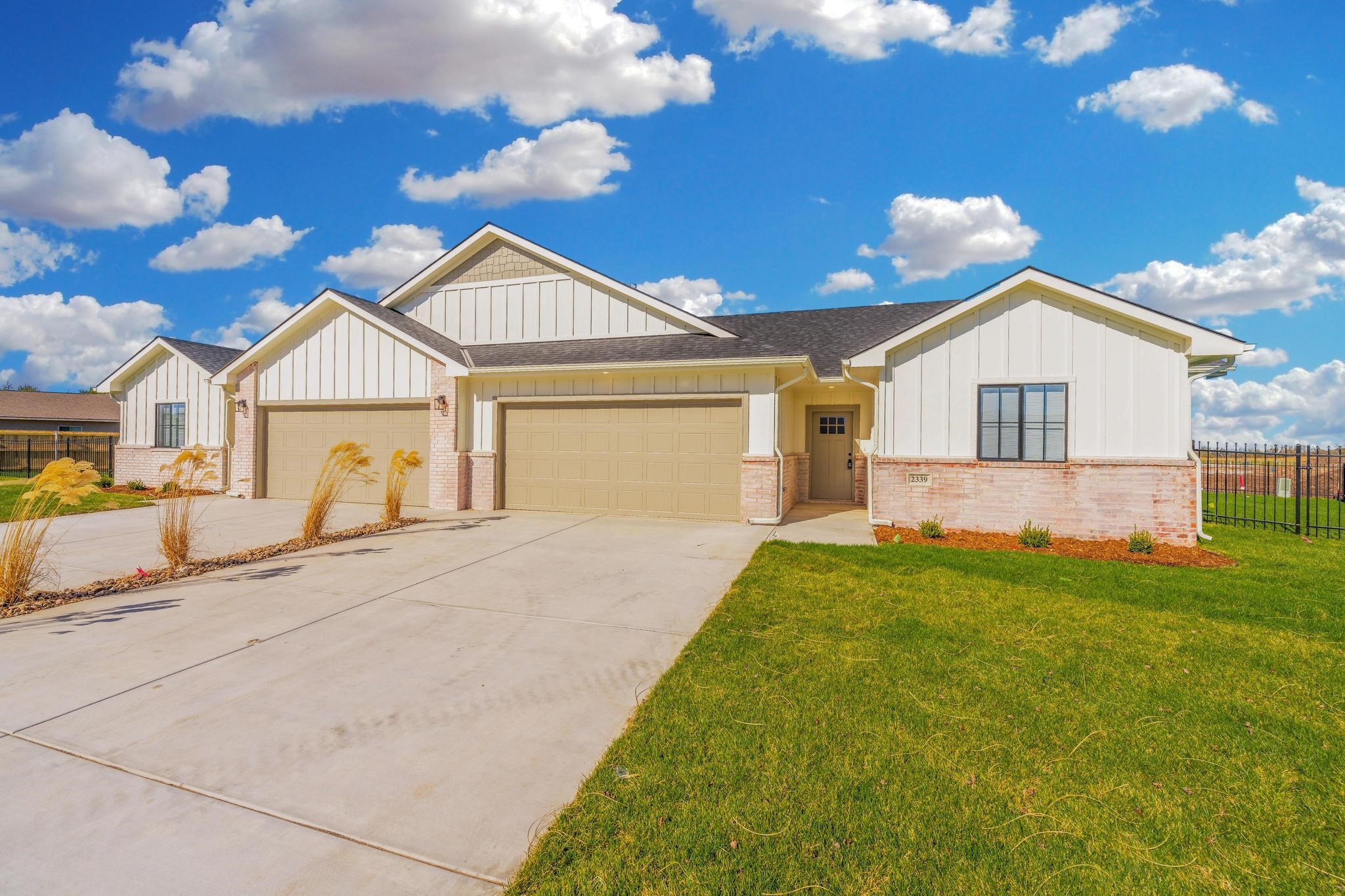 2346 S Spring Hill Ct, Goddard, Kansas image 2