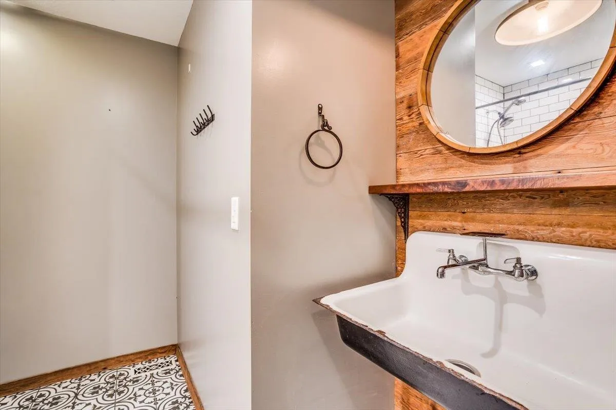 Valley Center, Kansas 67147, United States, 3 Bedrooms Bedrooms, ,2 BathroomsBathrooms,Residential,Pending,43399