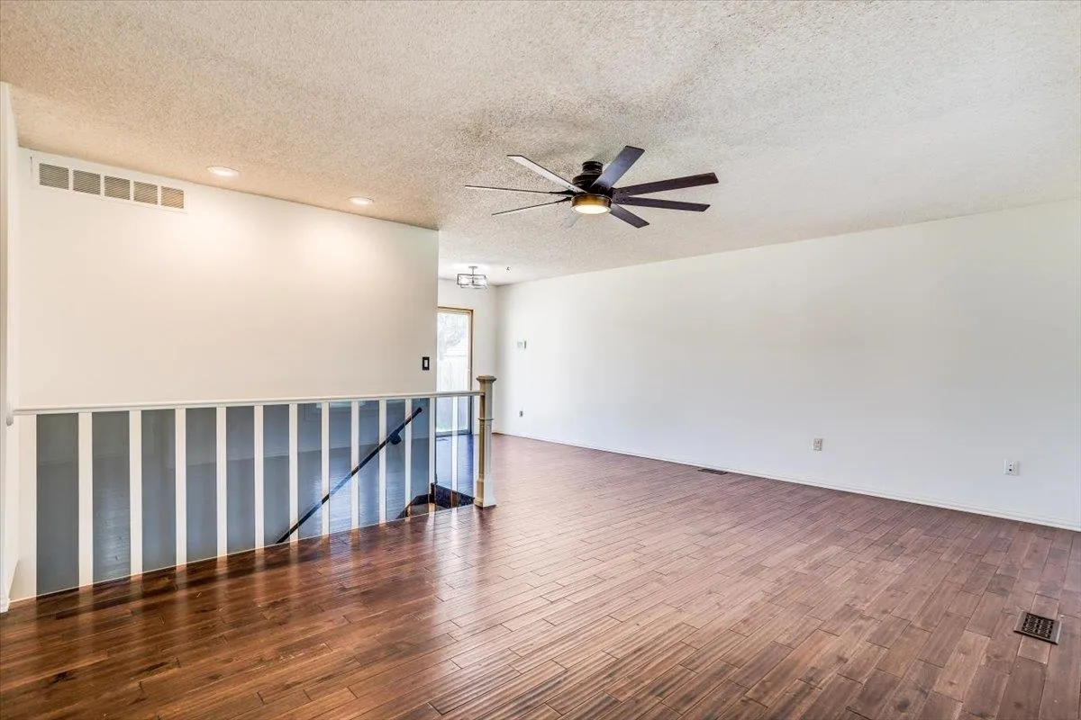 Valley Center, Kansas 67147, United States, 3 Bedrooms Bedrooms, ,2 BathroomsBathrooms,Residential,Pending,43399