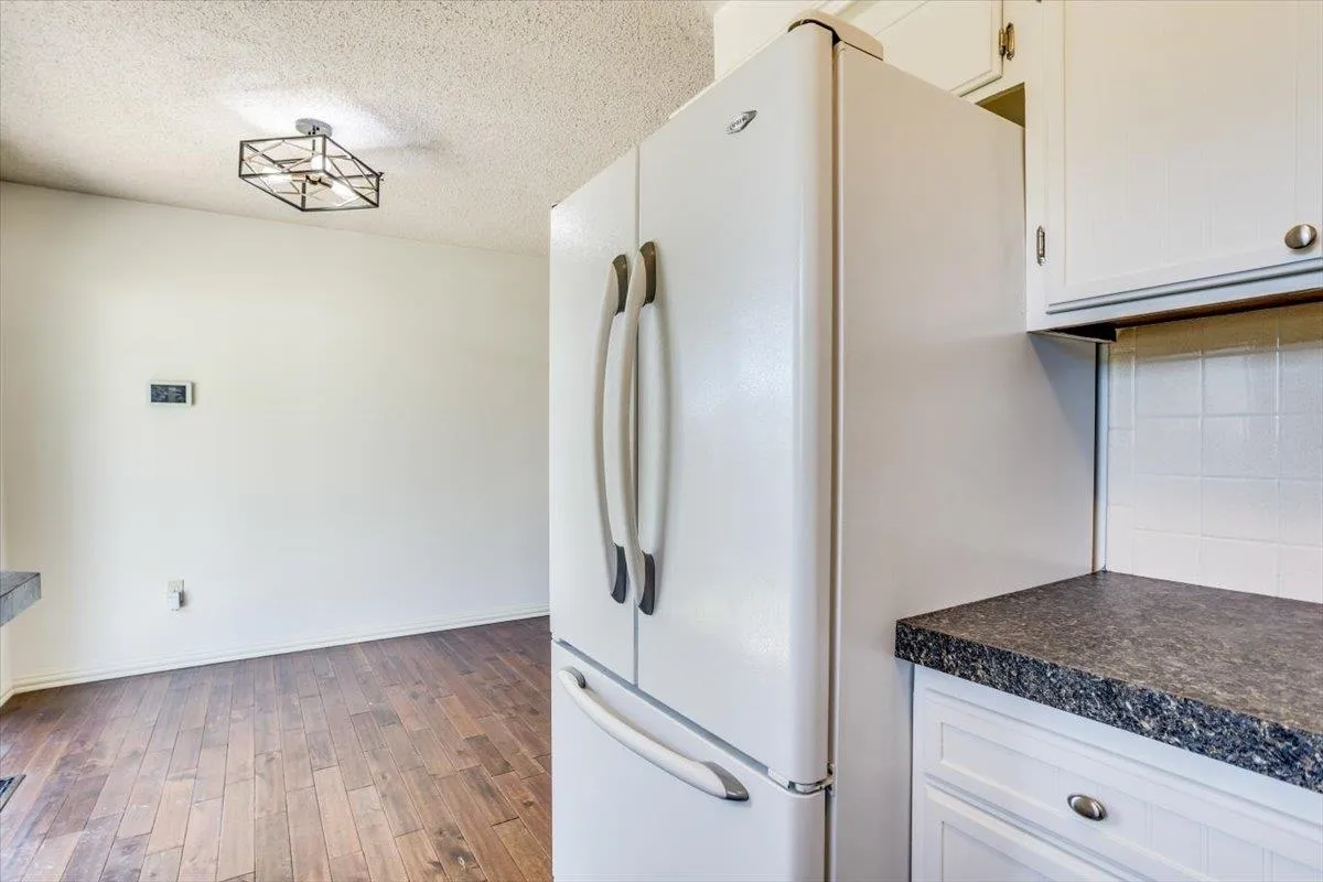 Valley Center, Kansas 67147, United States, 3 Bedrooms Bedrooms, ,2 BathroomsBathrooms,Residential,Pending,43399