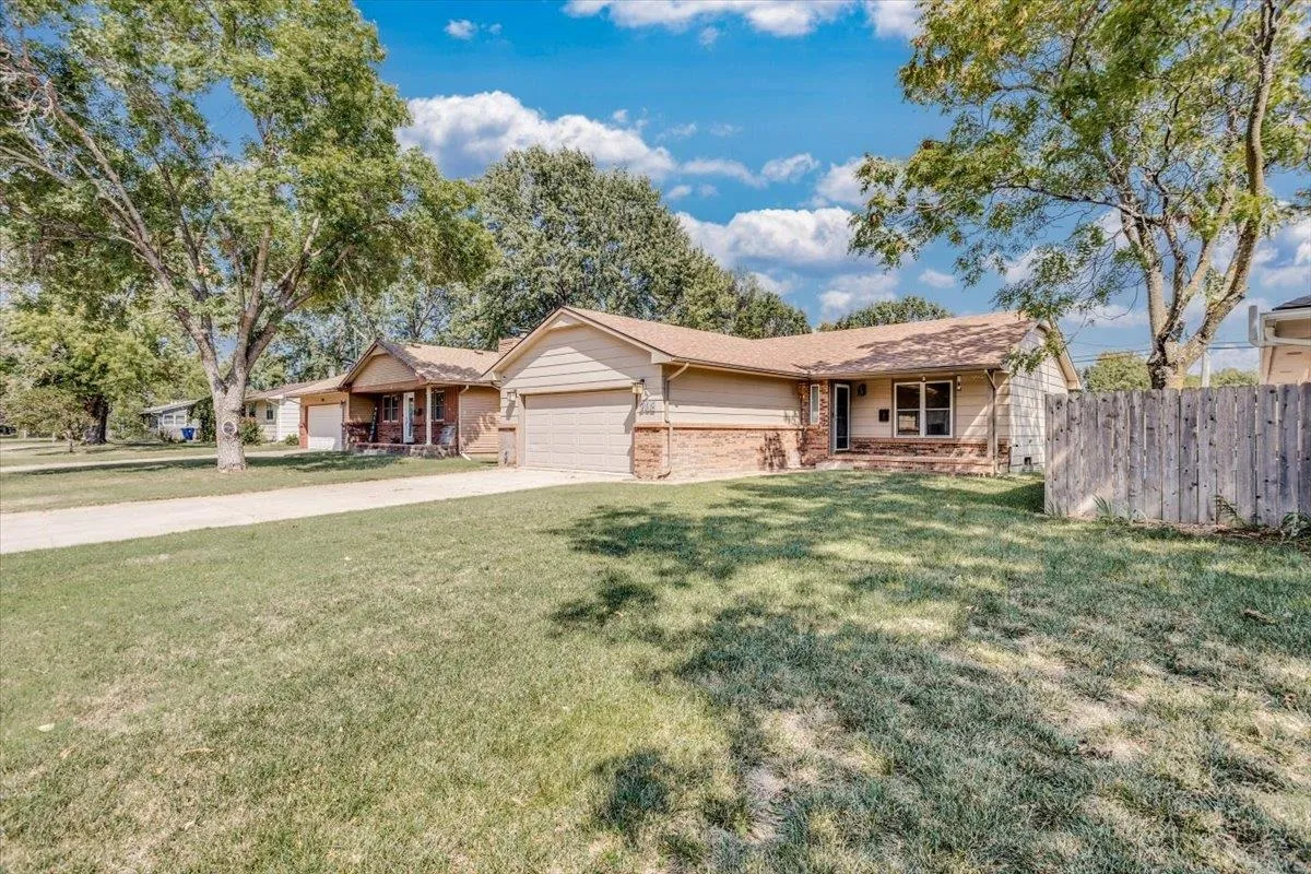 Valley Center, Kansas 67147, United States, 3 Bedrooms Bedrooms, ,2 BathroomsBathrooms,Residential,Pending,43399