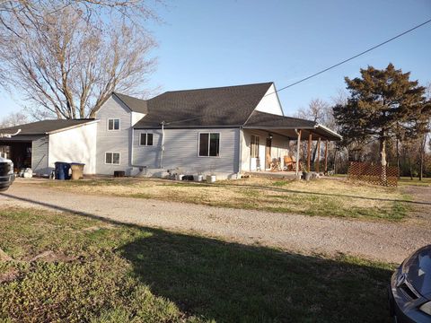 Homes For Sale - 8417 N Broadway St<br/> Valley Center, KS 67147