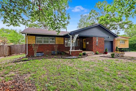 Homes For Sale - 931 S Broadmoor<br/> Sedgwick County, Wichita, KS 67207