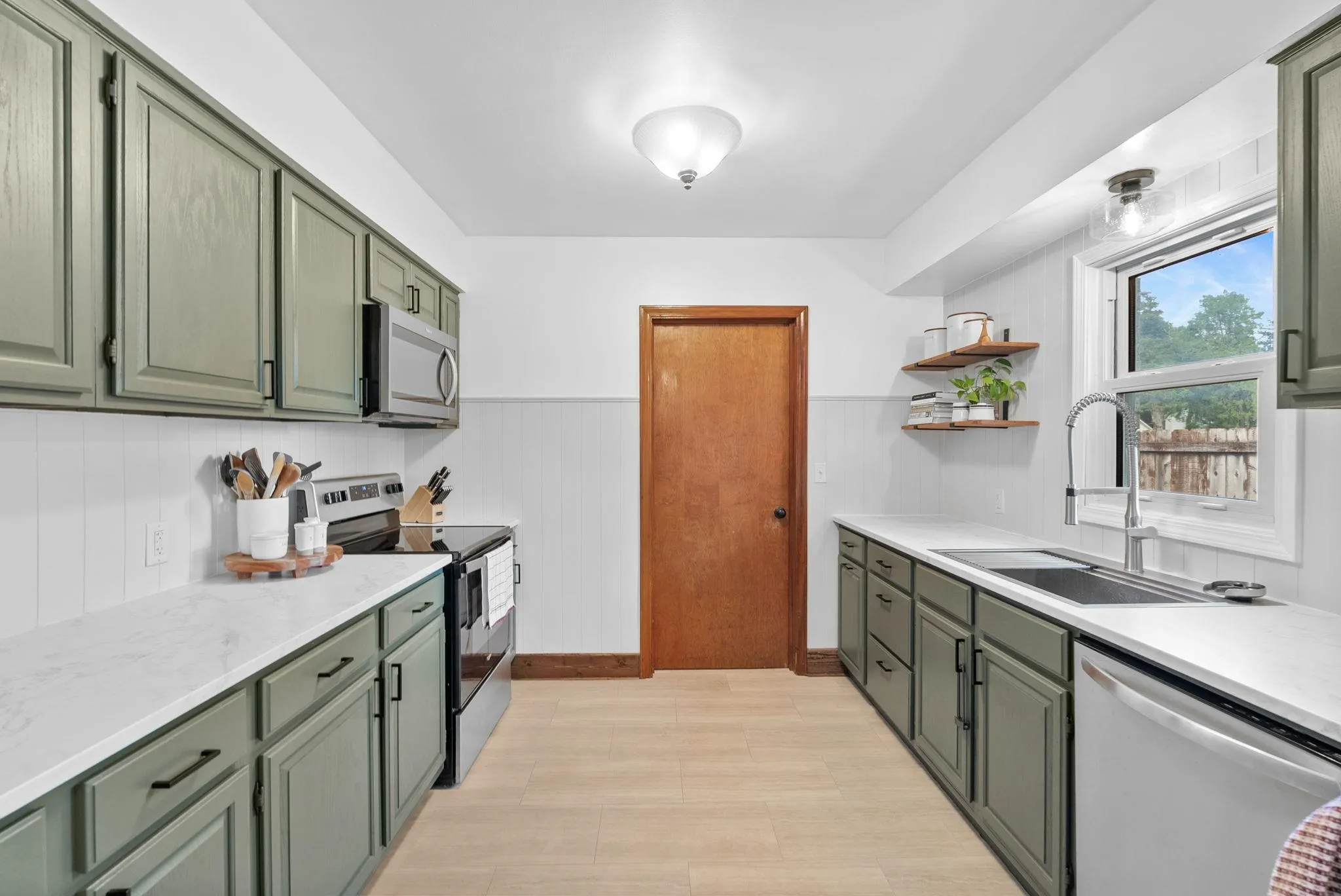 Clearwater, Kansas 67026, United States, 2 Bedrooms Bedrooms, ,1 BathroomBathrooms,Residential,Active,226031