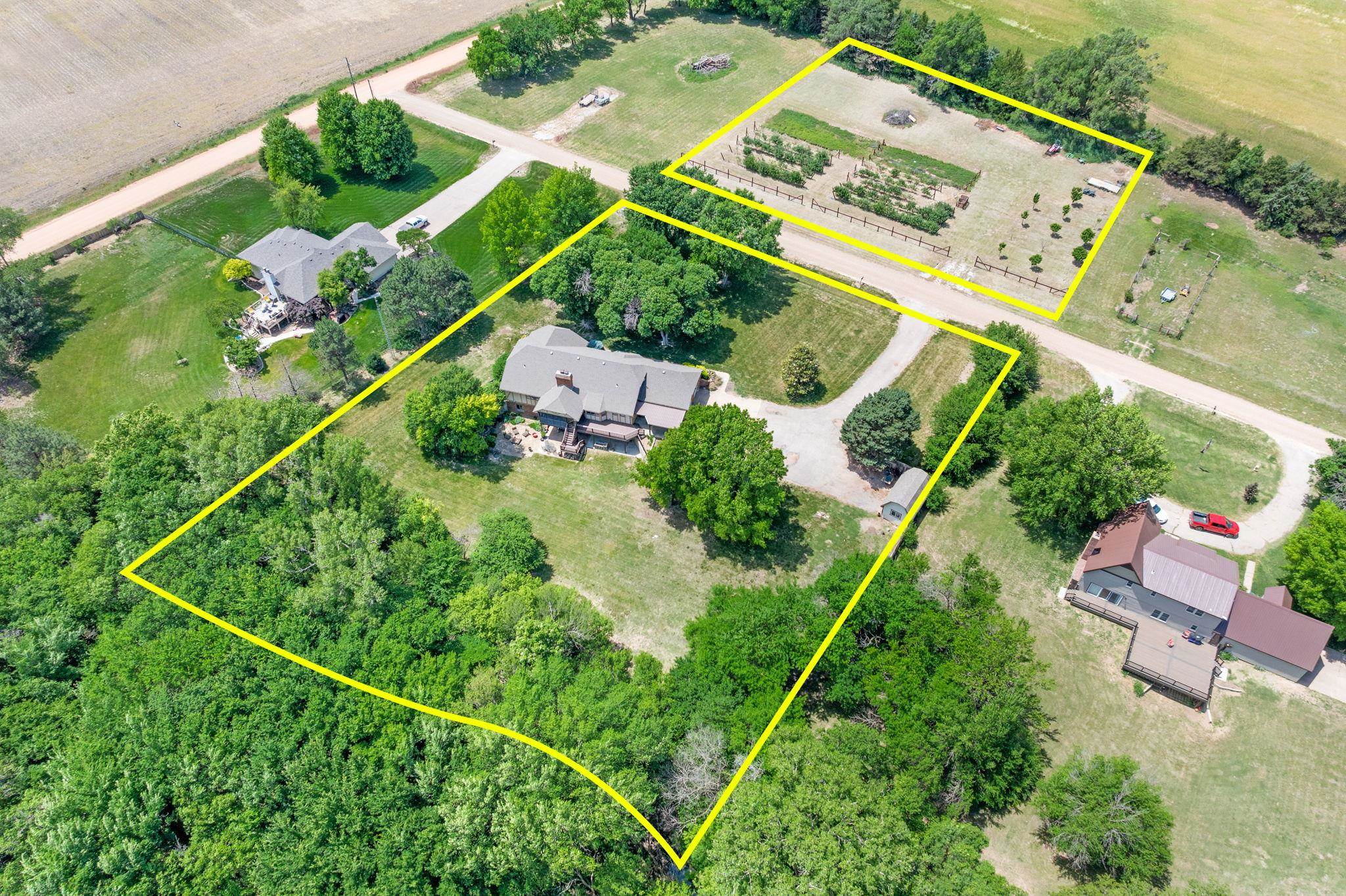 806 NW 4th Ave, Harper, Kansas image 2