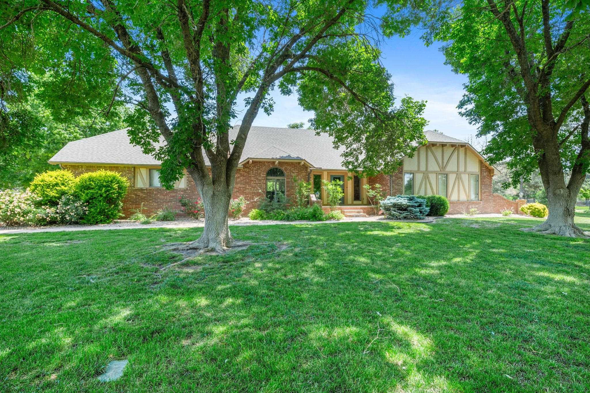 806 NW 4th Ave, Harper, Kansas image 1