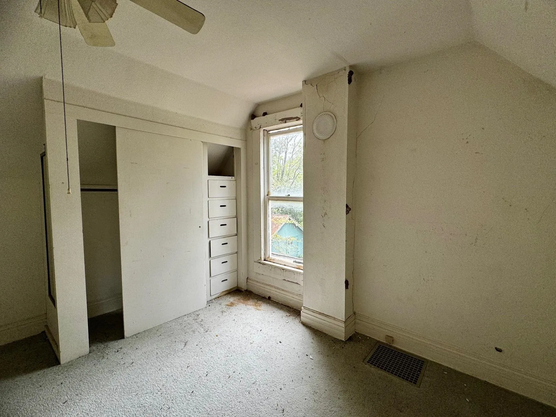 Milan, Kansas 67105, United States, 4 Bedrooms Bedrooms, ,1 BathroomBathrooms,Residential,Active,234250