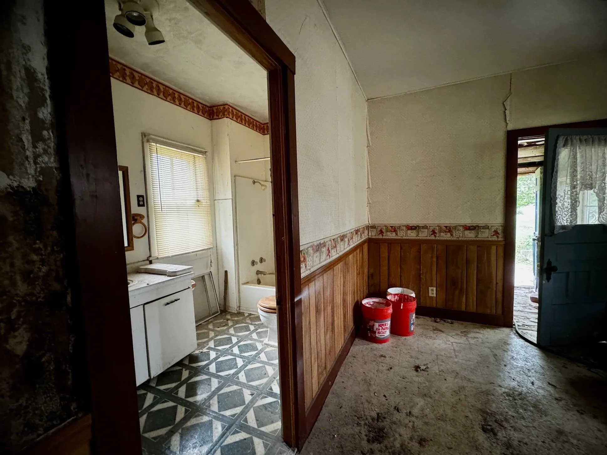 Milan, Kansas 67105, United States, 4 Bedrooms Bedrooms, ,1 BathroomBathrooms,Residential,Active,234250