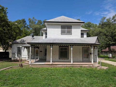 Homes For Sale - 731 Bluff St<br/> Butler County, Augusta, KS 67010