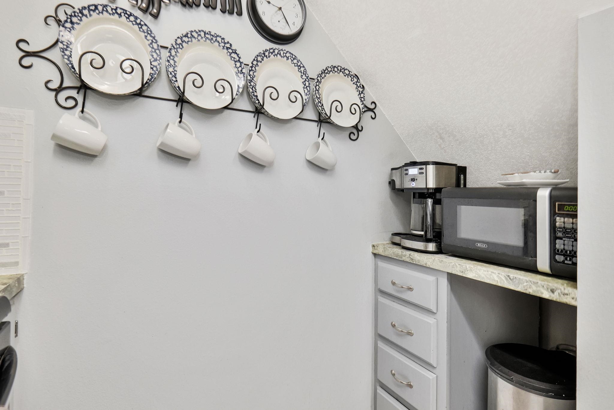 Wichita, Kansas 67215, United States, 2 Bedrooms Bedrooms, ,2 BathroomsBathrooms,Residential,Pending,67877