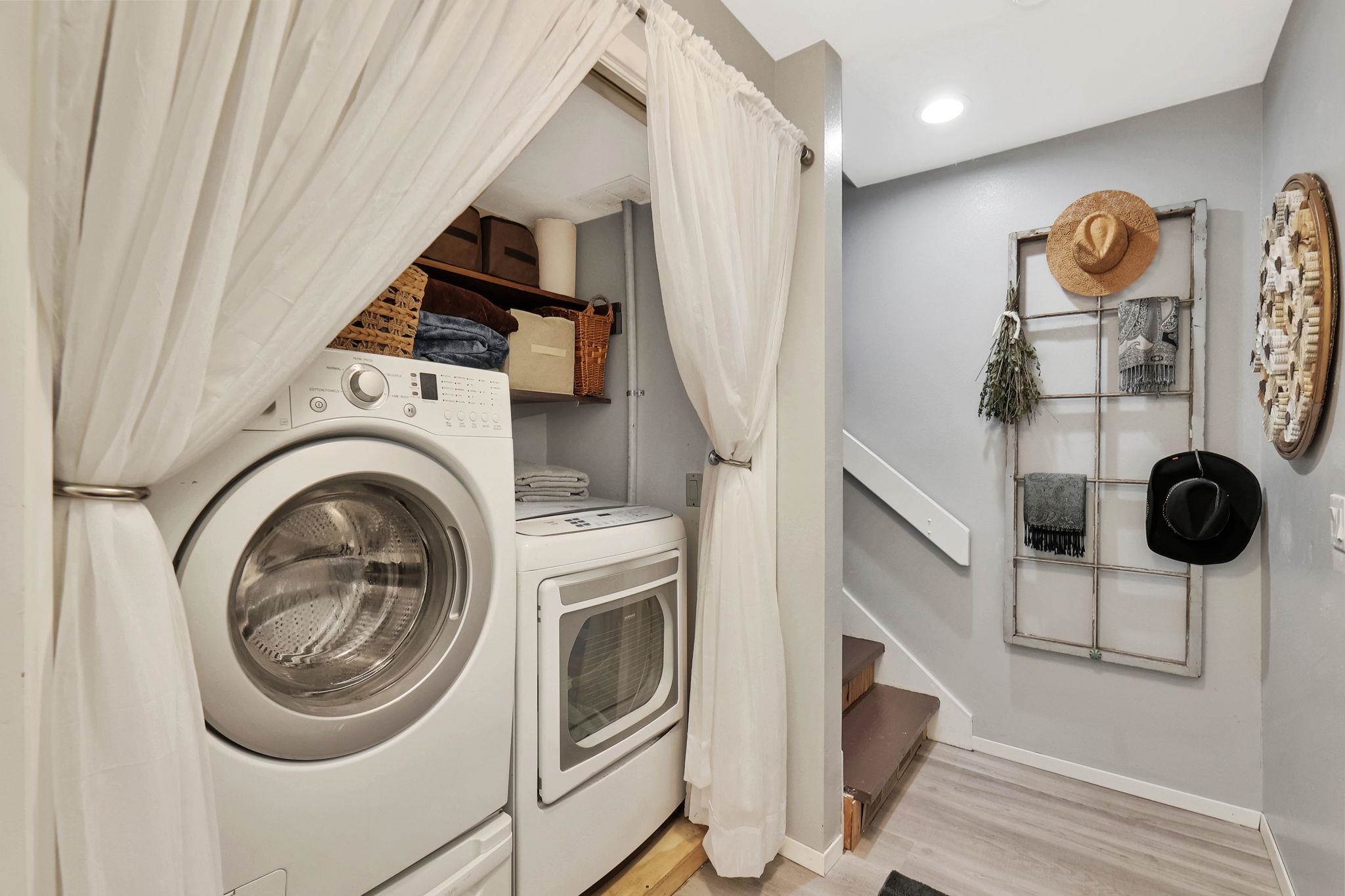 Wichita, Kansas 67215, United States, 2 Bedrooms Bedrooms, ,2 BathroomsBathrooms,Residential,Pending,67877