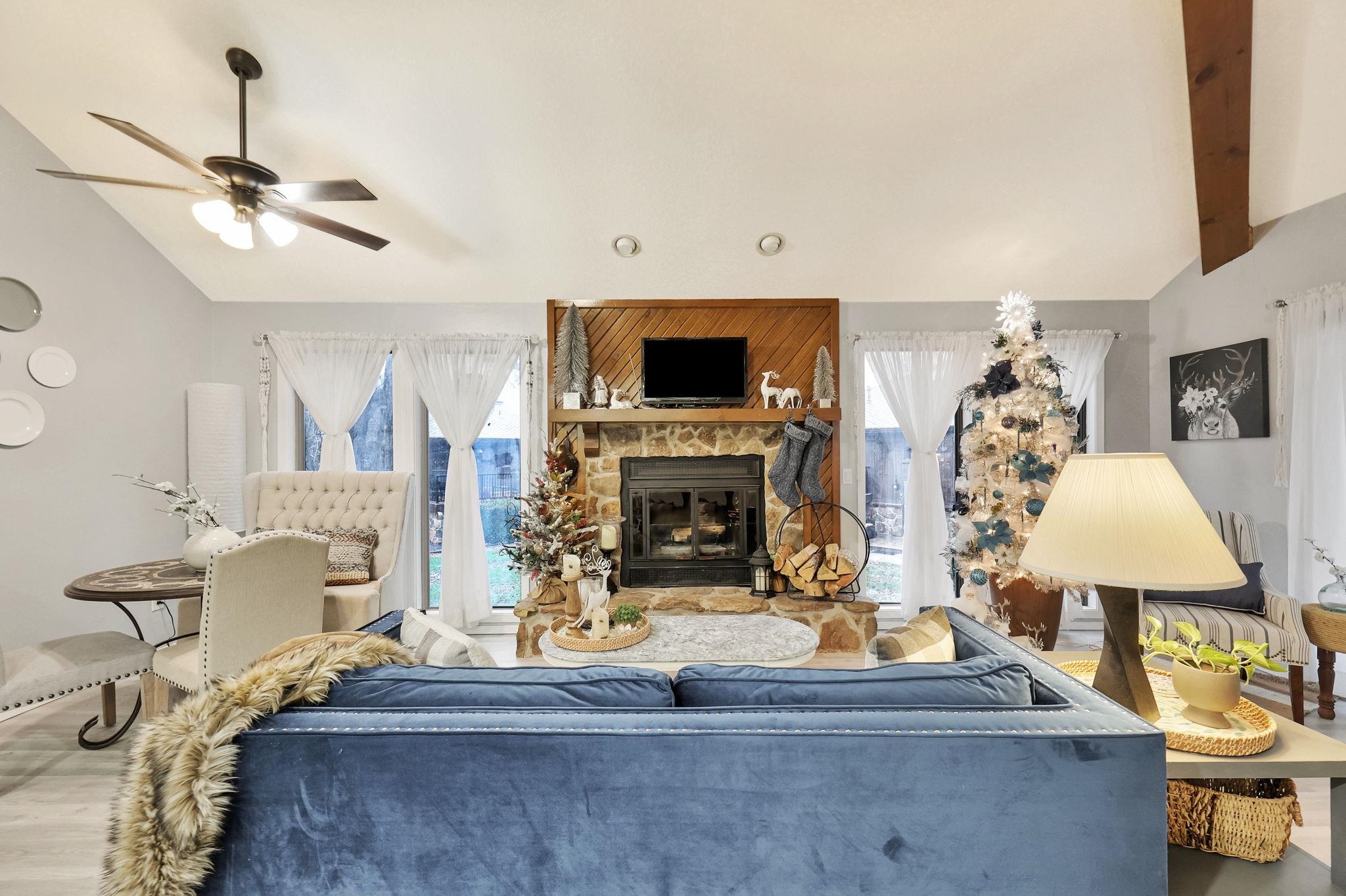 Wichita, Kansas 67215, United States, 2 Bedrooms Bedrooms, ,2 BathroomsBathrooms,Residential,Pending,67877