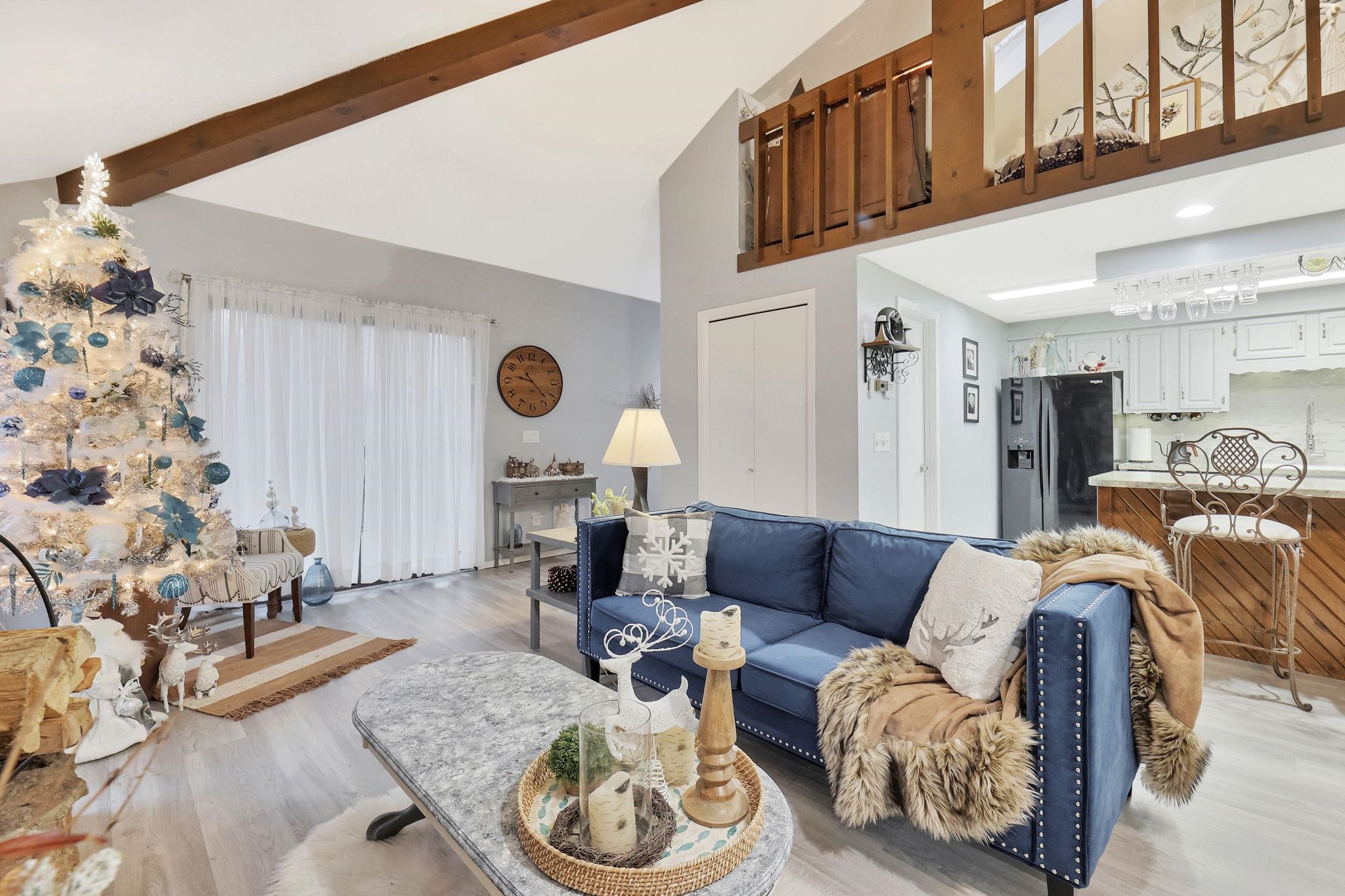 Wichita, Kansas 67215, United States, 2 Bedrooms Bedrooms, ,2 BathroomsBathrooms,Residential,Pending,67877