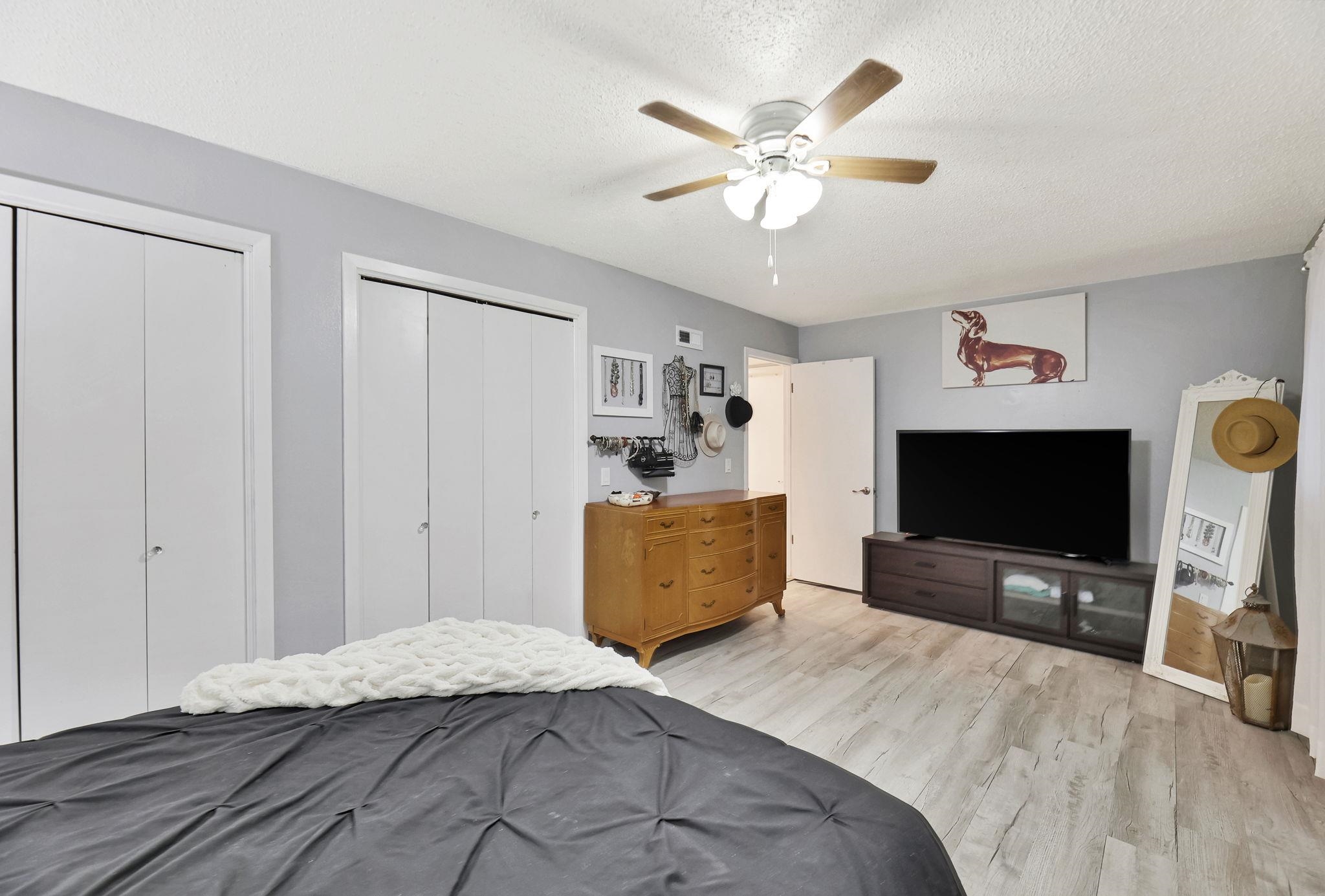 Wichita, Kansas 67215, United States, 2 Bedrooms Bedrooms, ,2 BathroomsBathrooms,Residential,Pending,67877