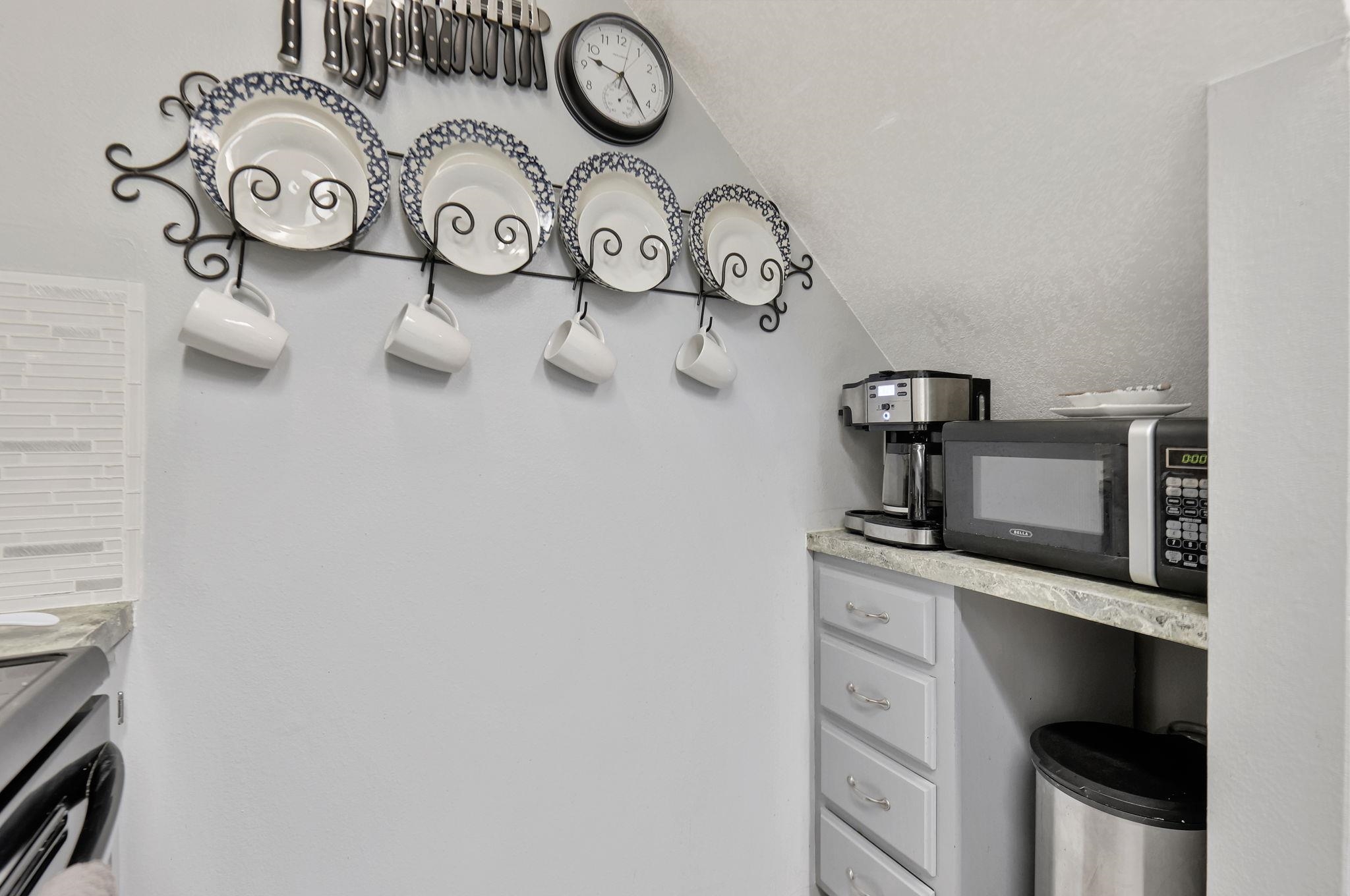 Wichita, Kansas 67215, United States, 2 Bedrooms Bedrooms, ,2 BathroomsBathrooms,Residential,Pending,67877