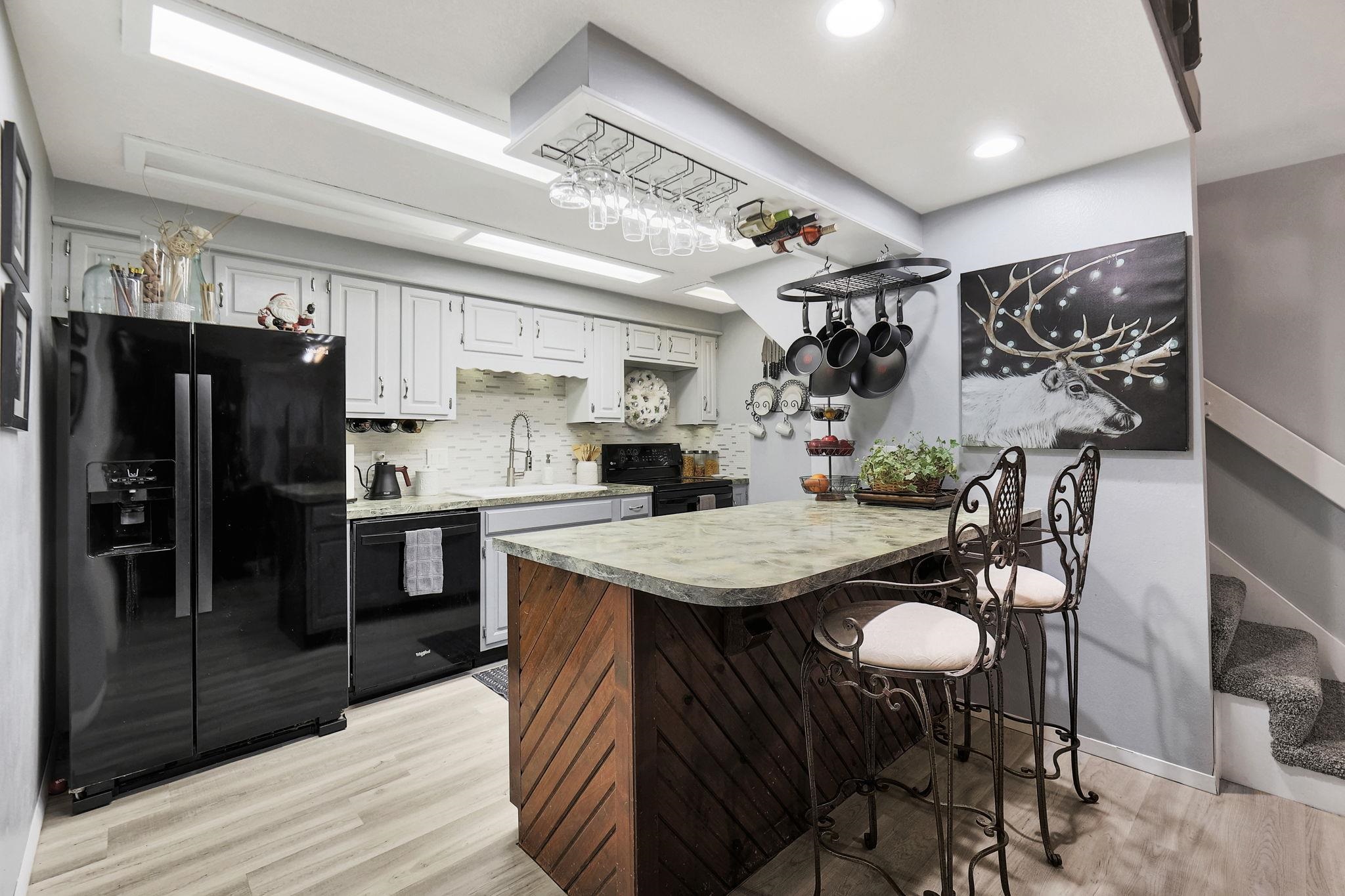 Wichita, Kansas 67215, United States, 2 Bedrooms Bedrooms, ,2 BathroomsBathrooms,Residential,Pending,67877