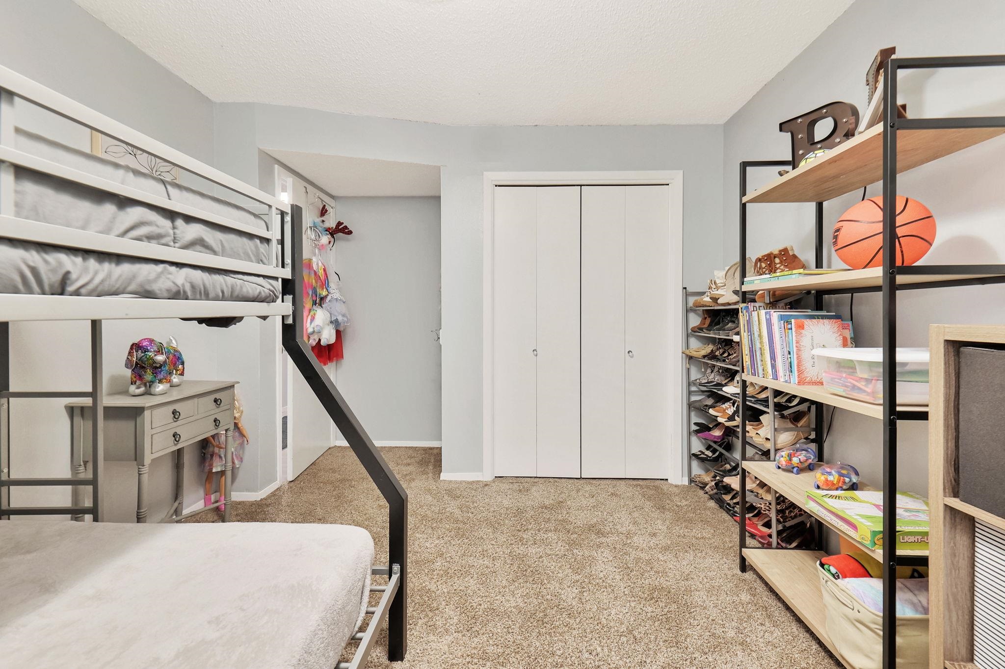 Wichita, Kansas 67215, United States, 2 Bedrooms Bedrooms, ,2 BathroomsBathrooms,Residential,Pending,67877