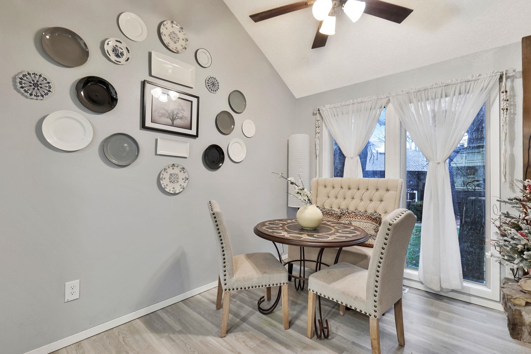 Wichita, Kansas 67215, United States, 2 Bedrooms Bedrooms, ,2 BathroomsBathrooms,Residential,Pending,67877