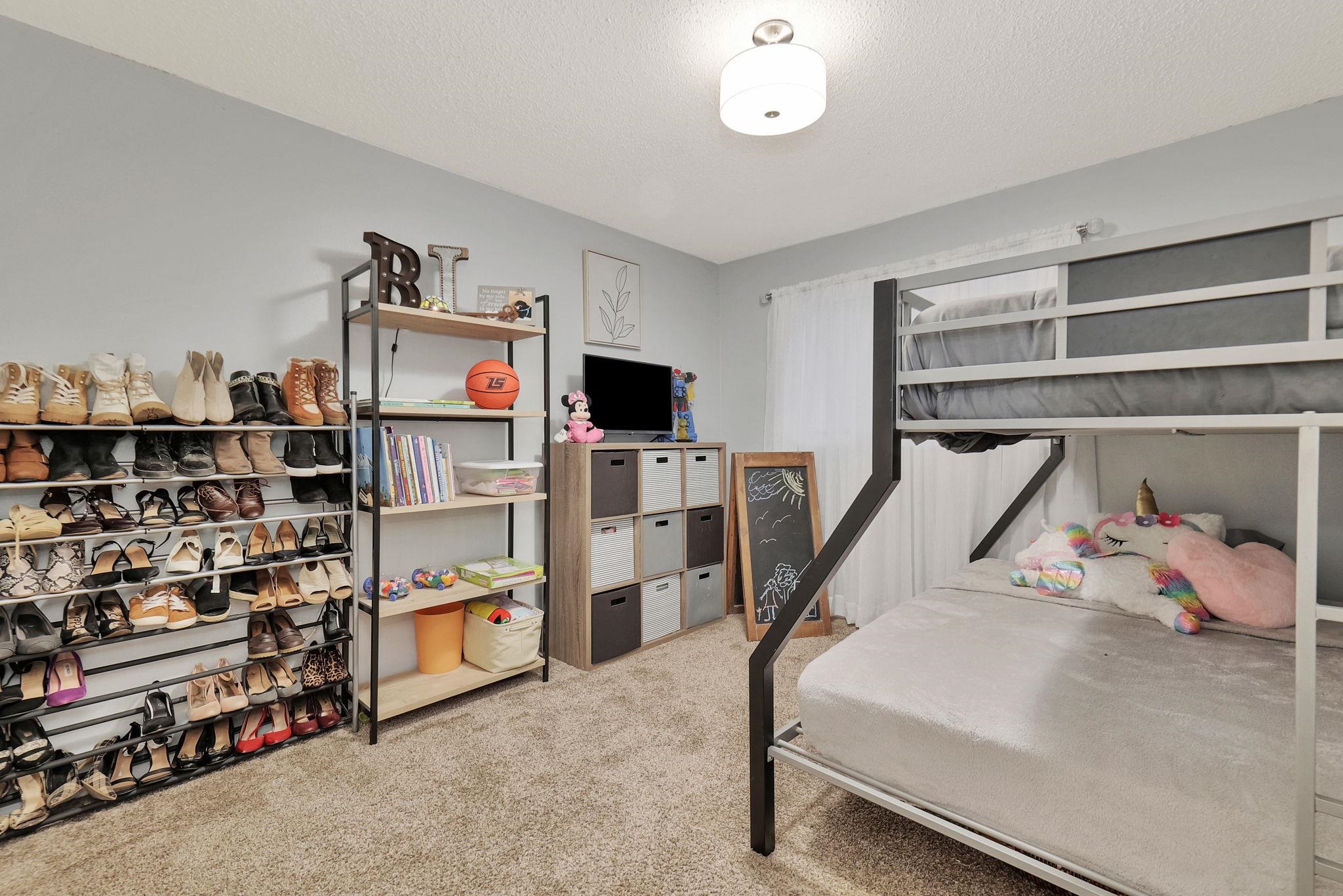 Wichita, Kansas 67215, United States, 2 Bedrooms Bedrooms, ,2 BathroomsBathrooms,Residential,Pending,67877