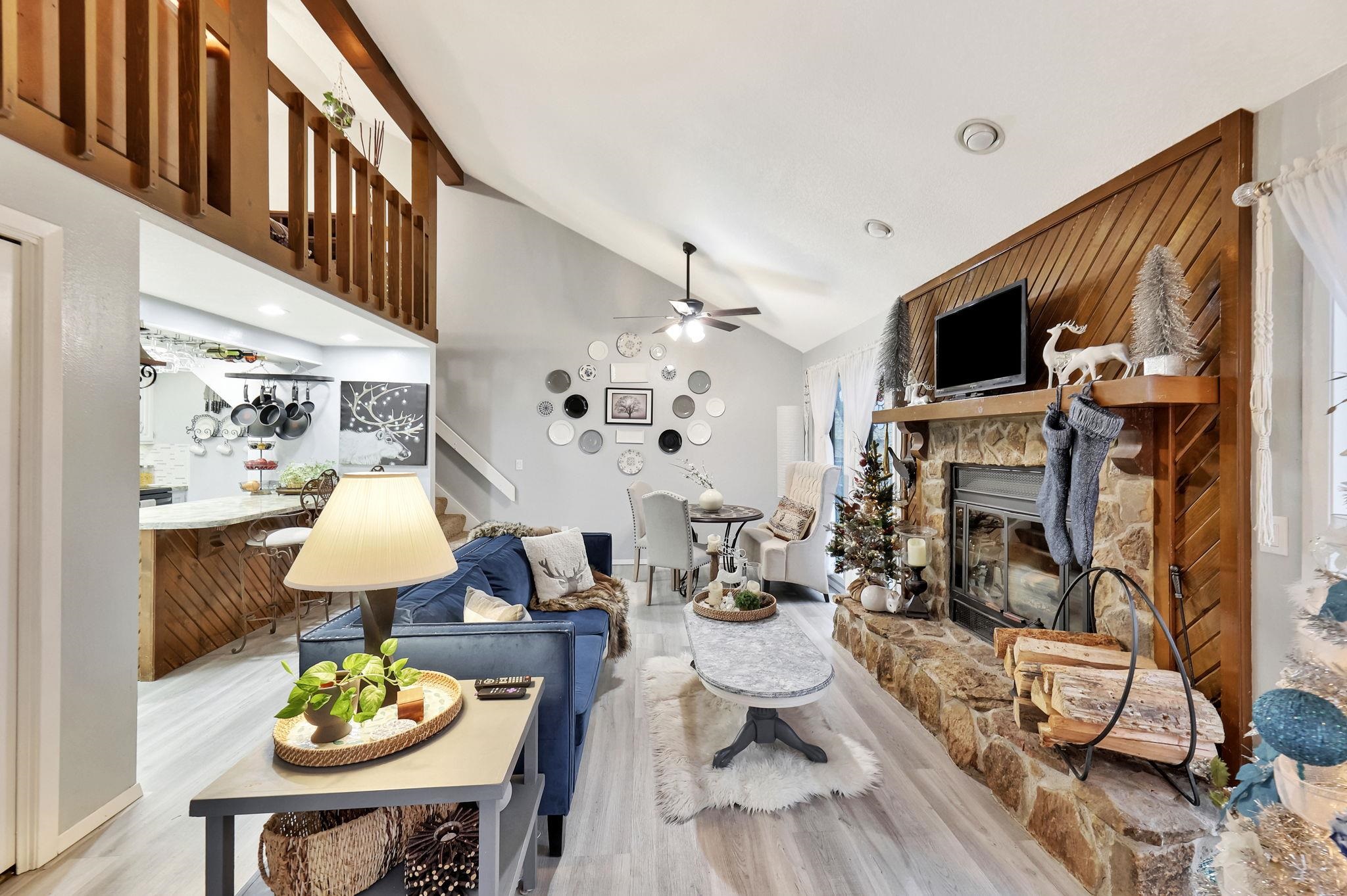 Wichita, Kansas 67215, United States, 2 Bedrooms Bedrooms, ,2 BathroomsBathrooms,Residential,Pending,67877