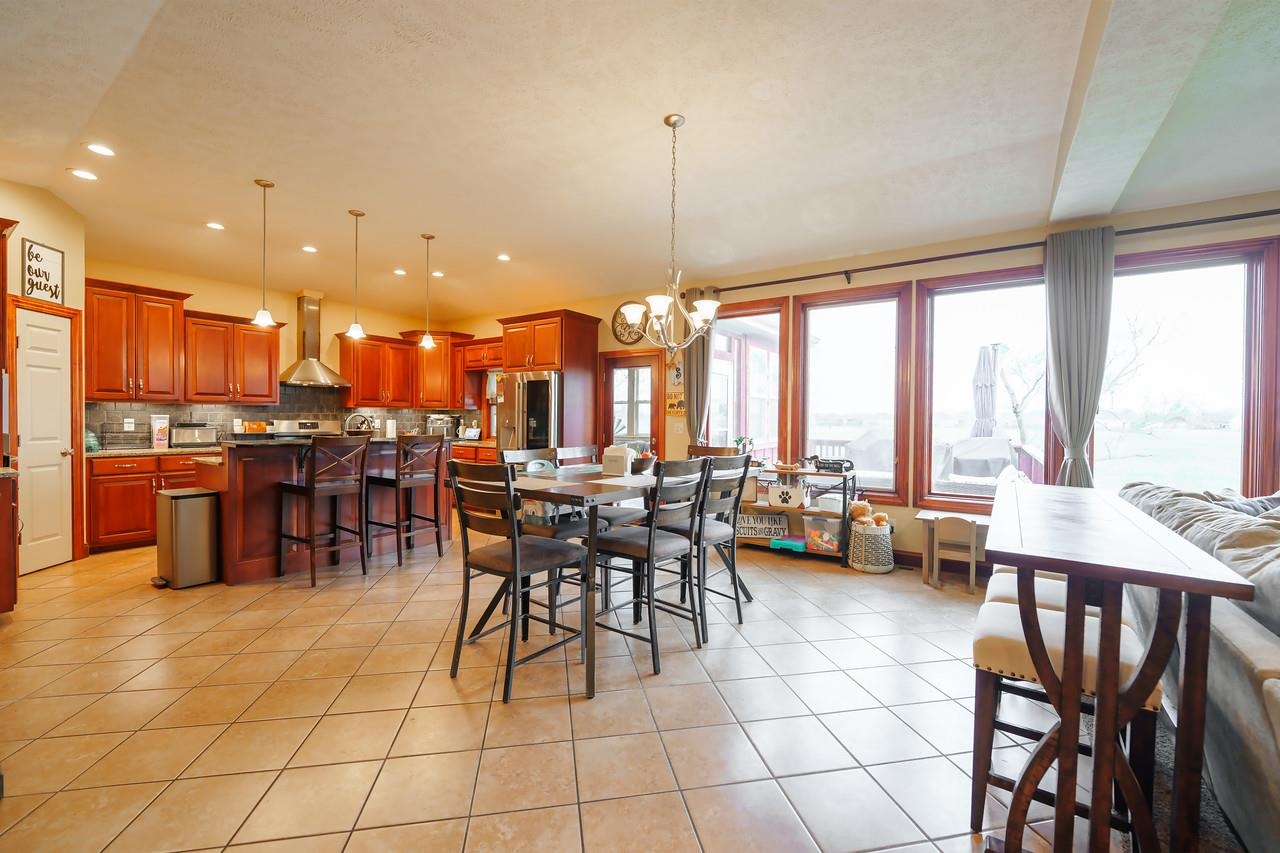 429 Greystone Dr, Salina, Kansas image 5