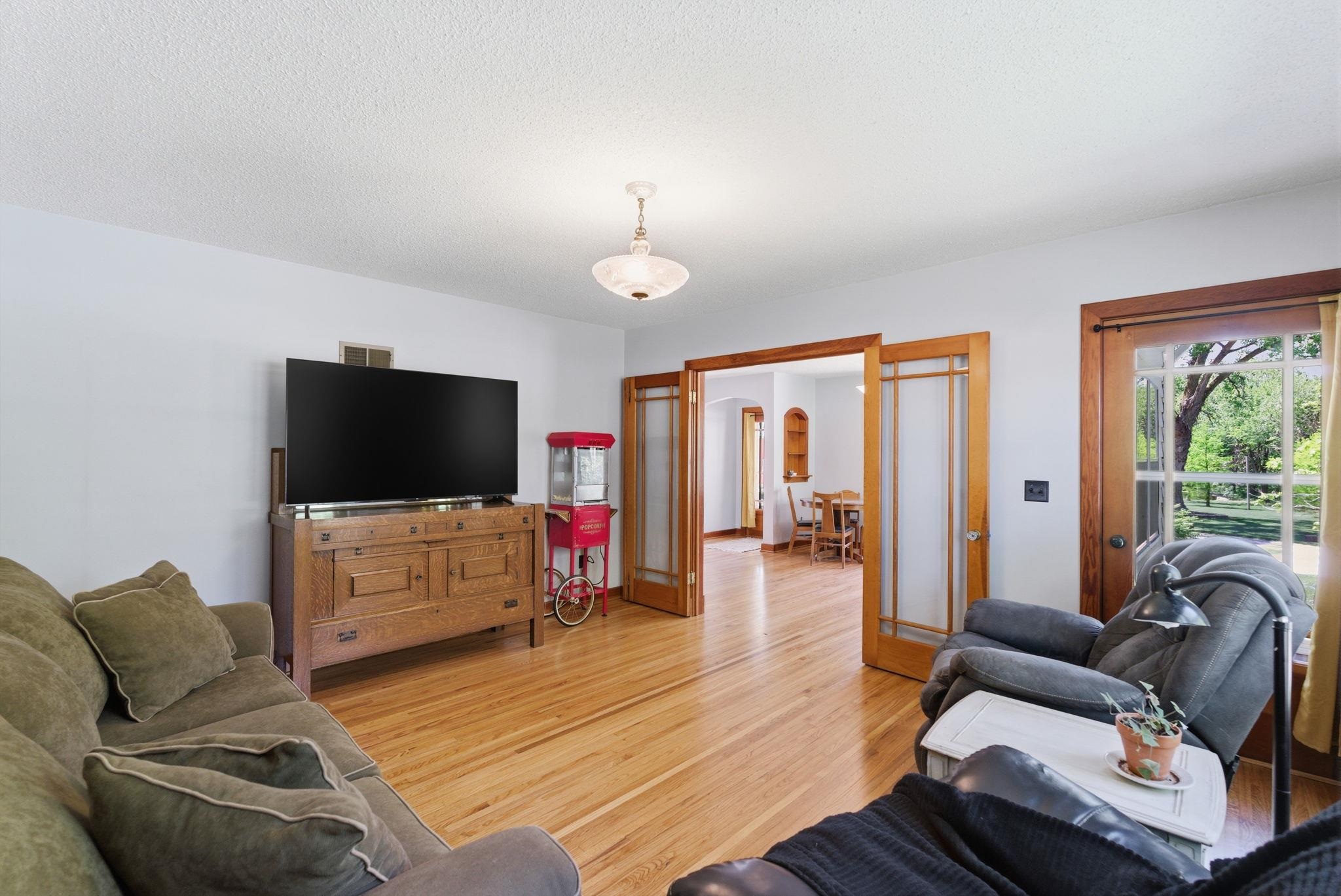 Hesston, Kansas, 67062, United States, 5 Bedrooms Bedrooms, ,2 BathroomsBathrooms,Residential,Active,2042678