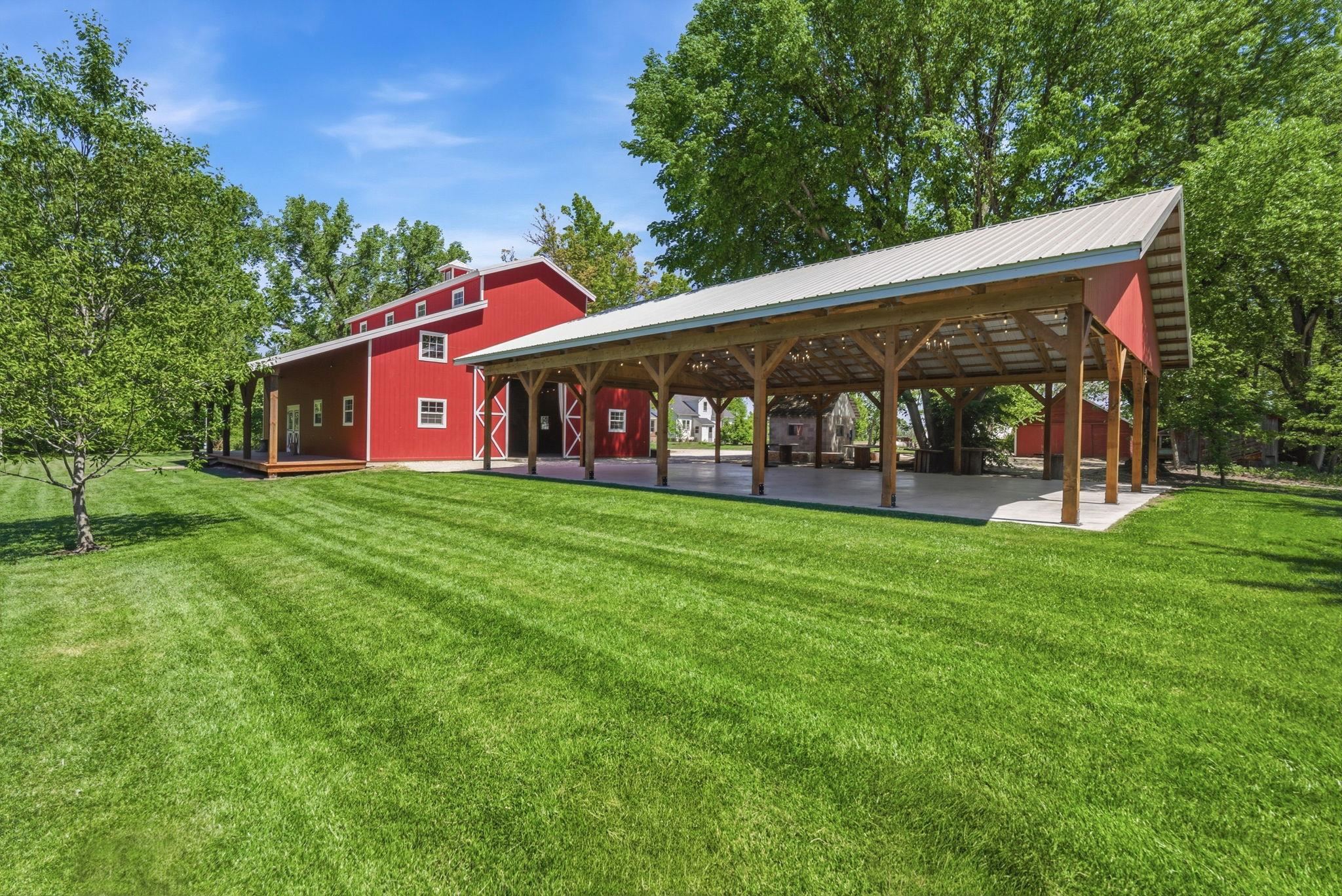 Hesston, Kansas, 67062, United States, 5 Bedrooms Bedrooms, ,2 BathroomsBathrooms,Residential,Active,2042678