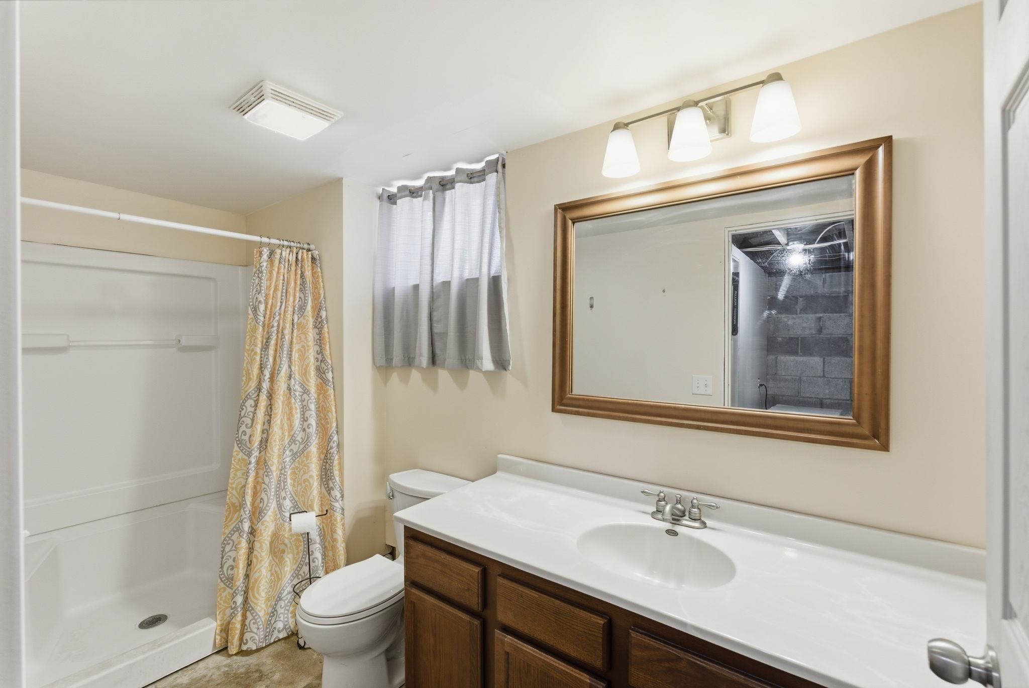 Hesston, Kansas, 67062, United States, 5 Bedrooms Bedrooms, ,2 BathroomsBathrooms,Residential,Active,2042678